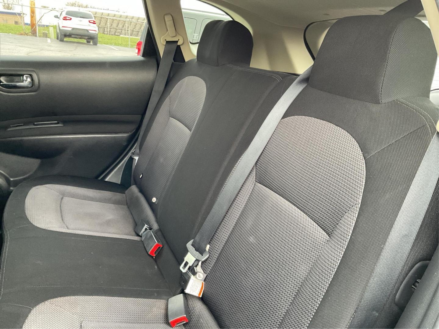 2013 Nissan Rogue SV (JN8AS5MV7DW) with an 2.5L I-4 DOHC engine, located at 1230 East Main St, Xenia, OH, 45385, (937) 908-9800, 39.688026, -83.910172 - Photo#9