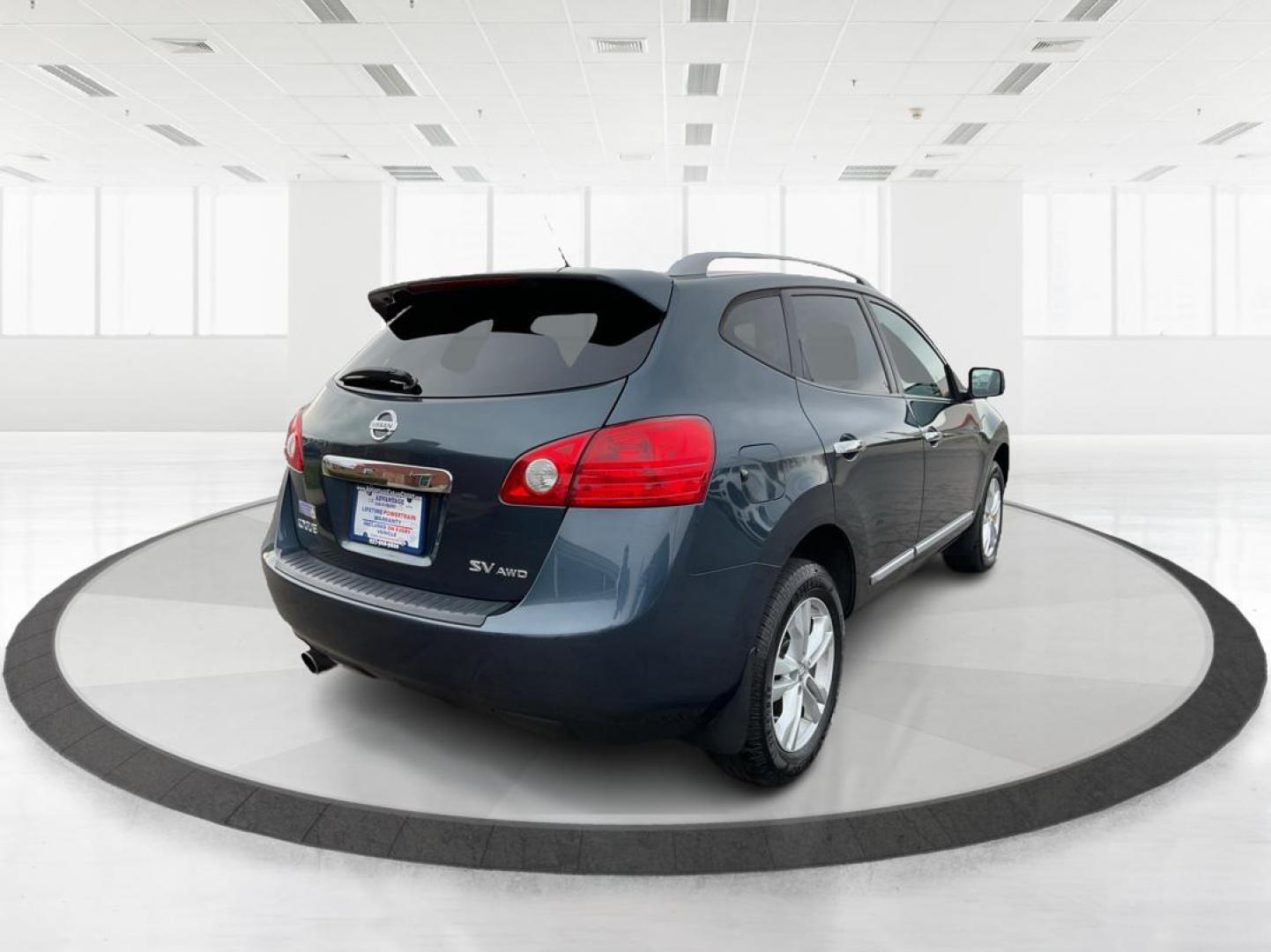 2013 Nissan Rogue SV (JN8AS5MV7DW) with an 2.5L I-4 DOHC engine, located at 1230 East Main St, Xenia, OH, 45385, (937) 908-9800, 39.688026, -83.910172 - Photo#2