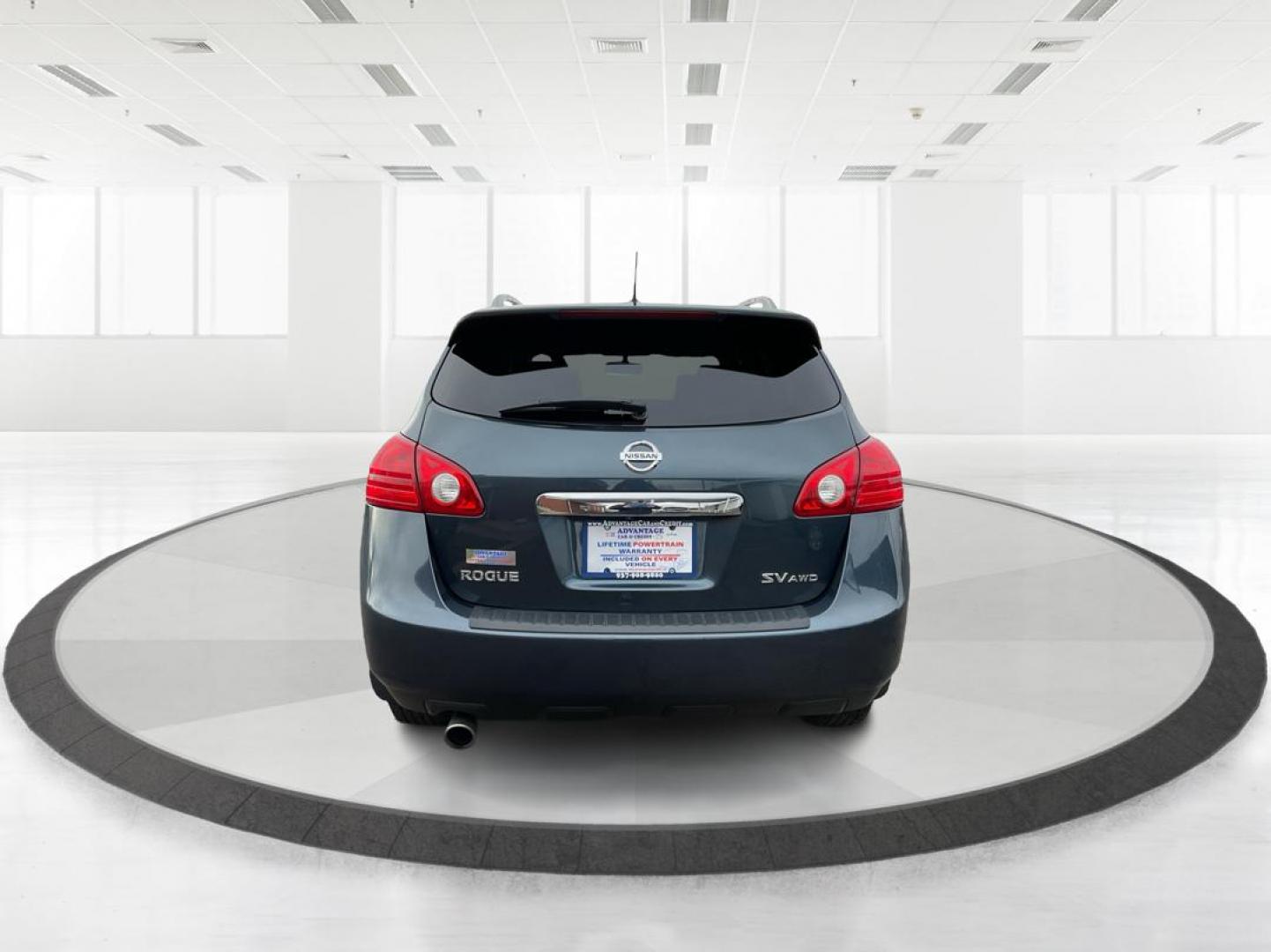 2013 Nissan Rogue SV (JN8AS5MV7DW) with an 2.5L I-4 DOHC engine, located at 1230 East Main St, Xenia, OH, 45385, (937) 908-9800, 39.688026, -83.910172 - Photo#3