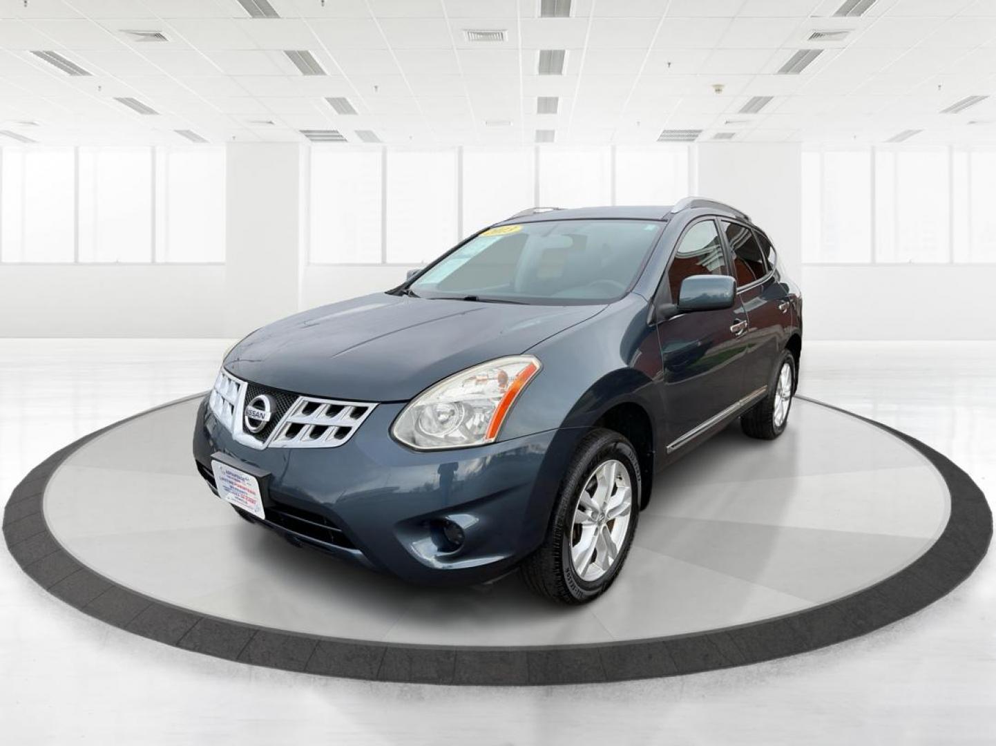 2013 Nissan Rogue SV (JN8AS5MV7DW) with an 2.5L I-4 DOHC engine, located at 1230 East Main St, Xenia, OH, 45385, (937) 908-9800, 39.688026, -83.910172 - Photo#7