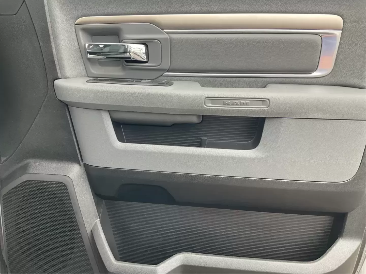 2013 Ram 1500 Big Horn (1C6RR7GT4DS) with an HEMI 5.7L V-8 variable valve control engine, located at 1951 S Dayton Lakeview Rd., New Carlisle, OH, 45344, (937) 908-9800, 39.890999, -84.050255 - Photo#18