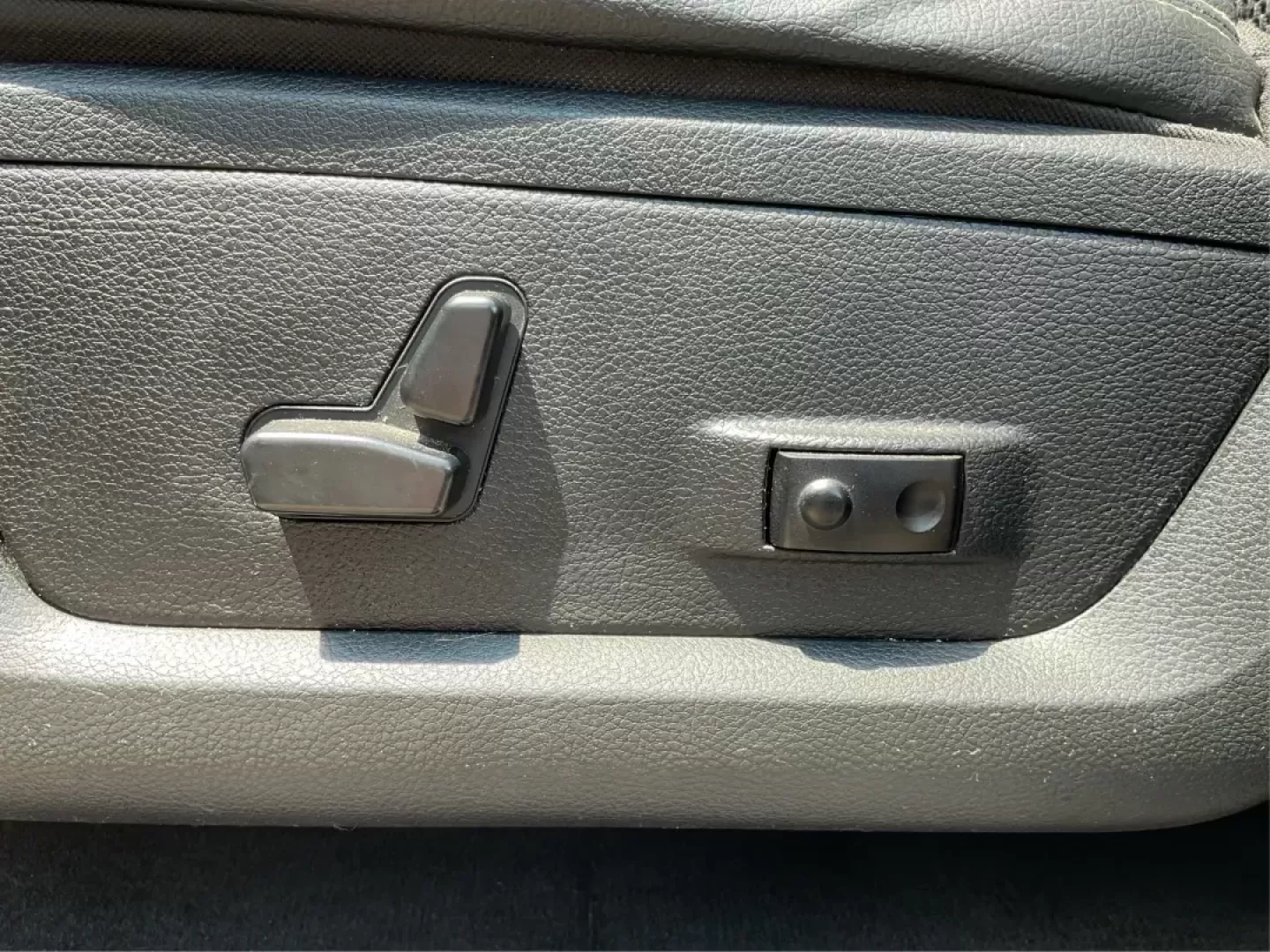 2013 Ram 1500 Sport (1C6RR7MT6DS) with an HEMI 5.7L V-8 variable valve control engine, located at 1951 S Dayton Lakeview Rd., New Carlisle, OH, 45344, (937) 908-9800, 39.890999, -84.050255 - Photo#15