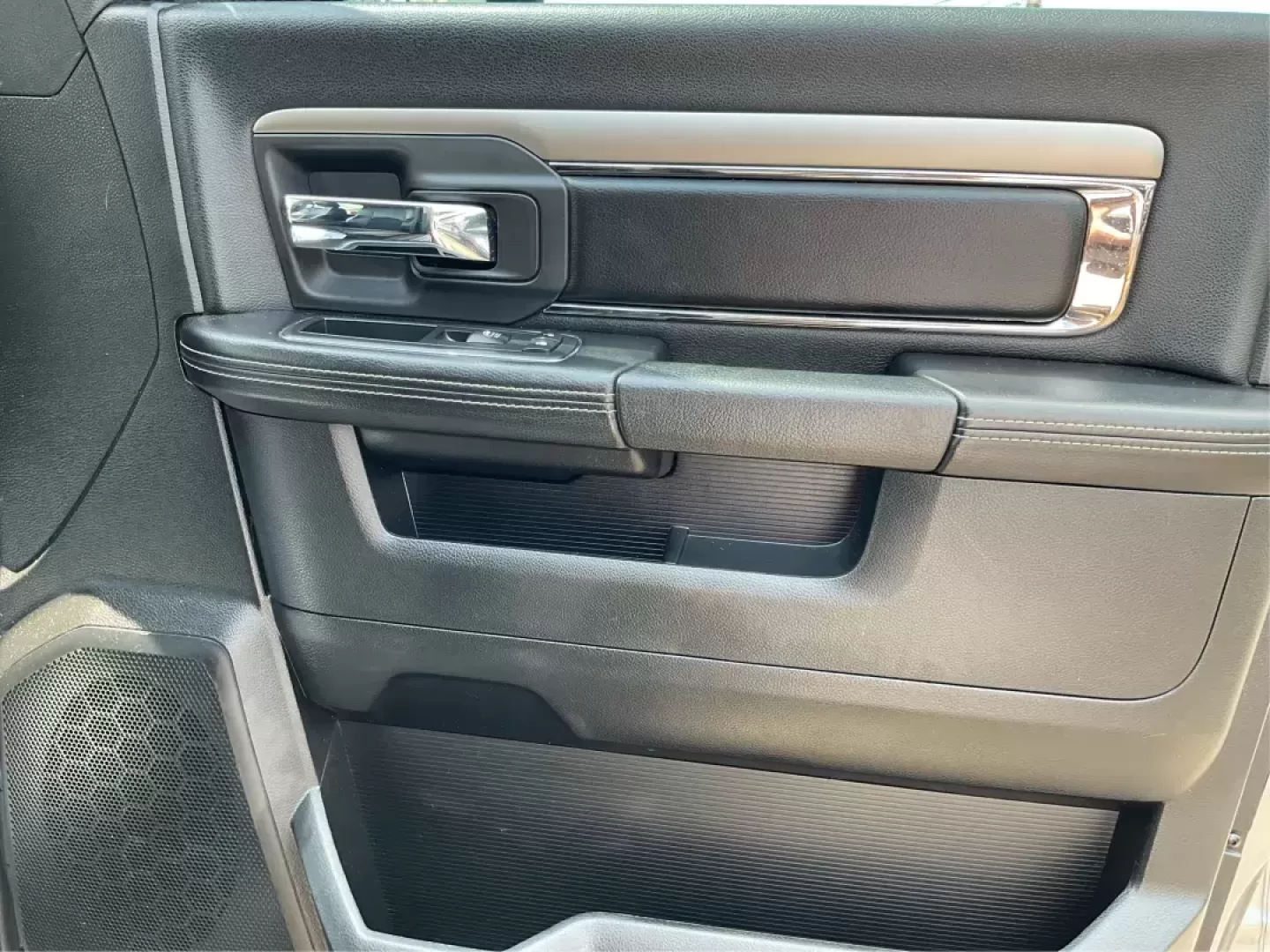 2013 Ram 1500 Sport (1C6RR7MT6DS) with an HEMI 5.7L V-8 variable valve control engine, located at 1951 S Dayton Lakeview Rd., New Carlisle, OH, 45344, (937) 908-9800, 39.890999, -84.050255 - Photo#17