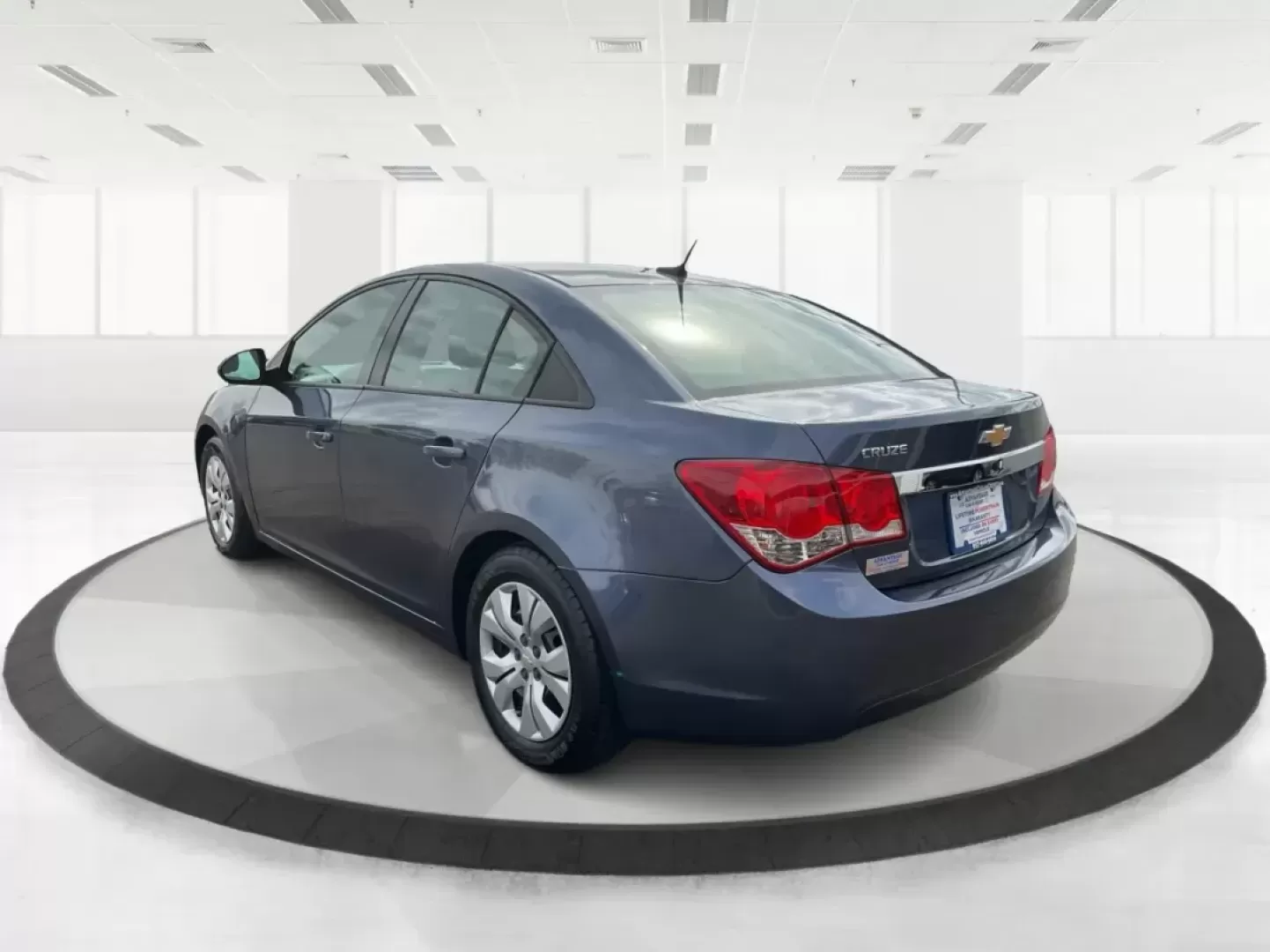 2014 Chevrolet Cruze LS Auto (1G1PA5SG0E7) with an ECOTEC 1.8L I-4 DOHC engine, located at 1230 East Main St, Xenia, OH, 45385, (937) 908-9800, 39.688026, -83.910172 - Photo#5
