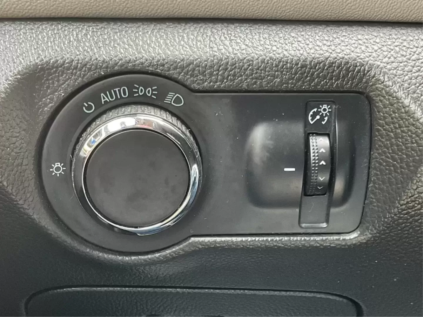 2014 Chevrolet Cruze LS Auto (1G1PA5SG0E7) with an ECOTEC 1.8L I-4 DOHC engine, located at 1230 East Main St, Xenia, OH, 45385, (937) 908-9800, 39.688026, -83.910172 - Photo#17