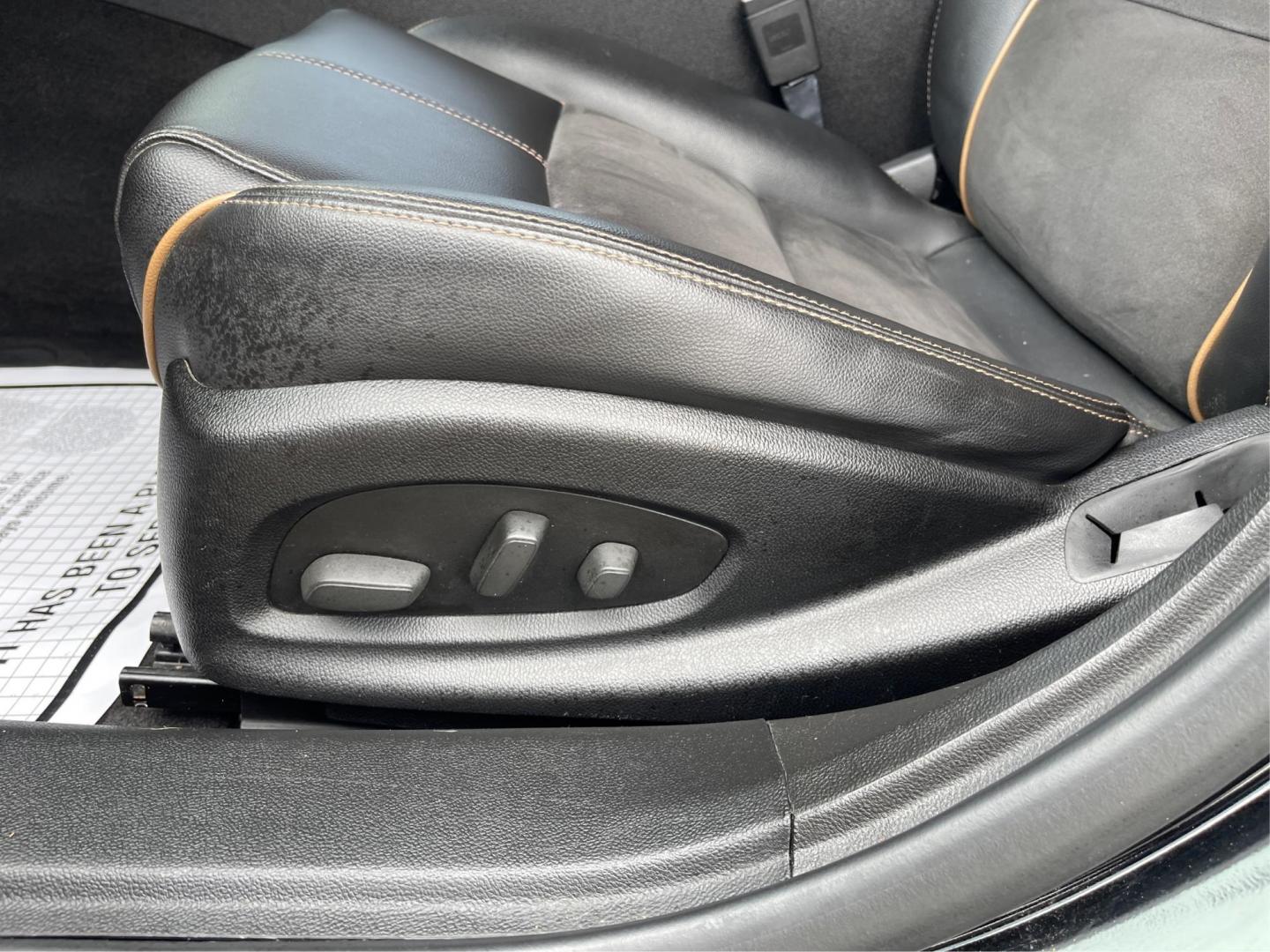 2014 Black Chevrolet Impala 2LT (2G1125S32E9) with an 3.6L V6 DOHC 24VV FFV engine, 6-Speed Automatic transmission, located at 1099 N County Rd 25A , Troy, OH, 45373, (937) 908-9800, 40.057079, -84.212883 - Photo#17
