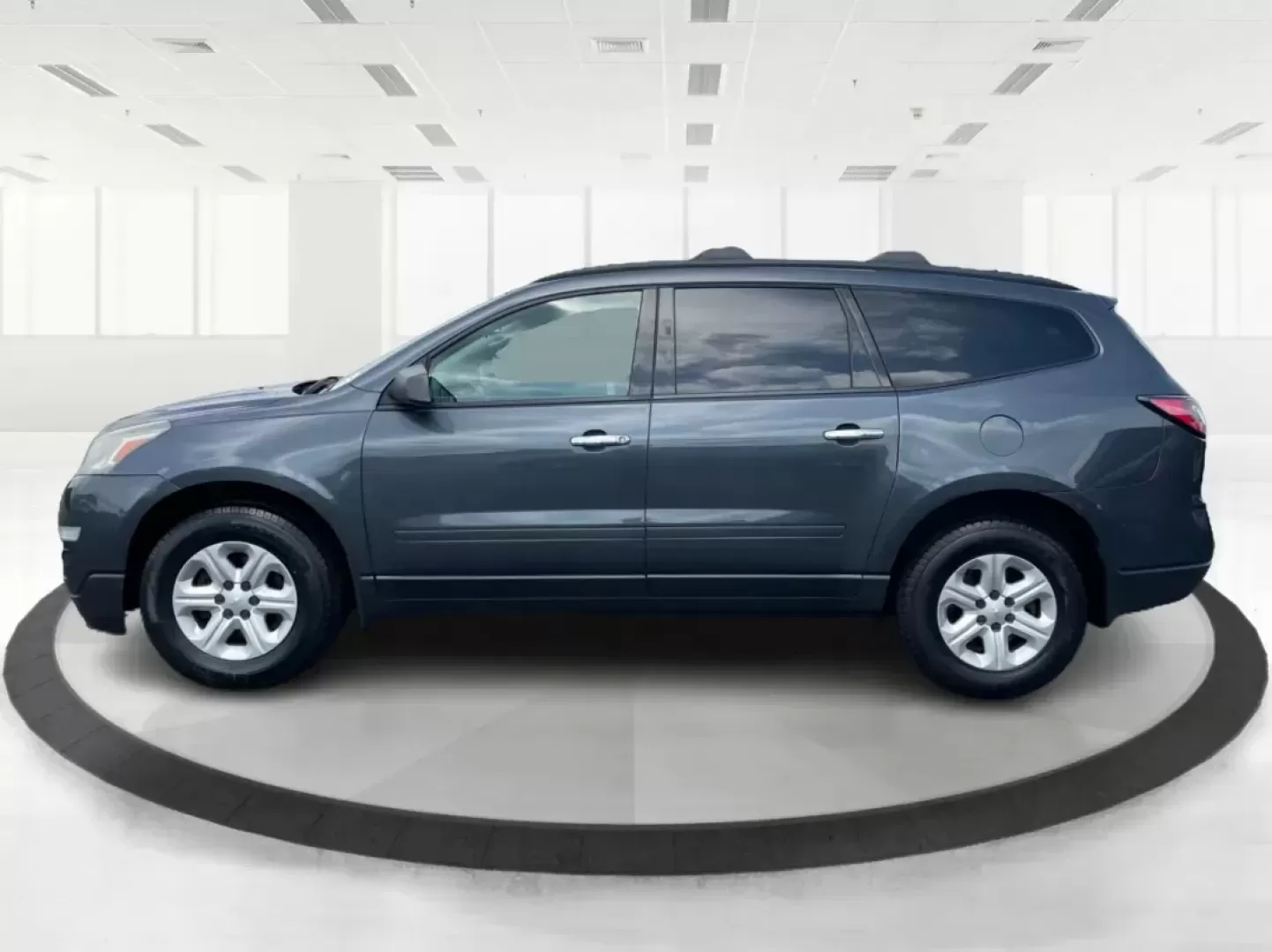 2014 Cyber Gray Metallic Chevrolet Traverse LS FWD w/PDC (1GNKRFED9EJ) with an 3.6L V6 DOHC 24V engine, 6-Speed Automatic transmission, located at 880 E. National Road, Vandalia, OH, 45377, (937) 908-9800, 39.891918, -84.183594 - Photo#6