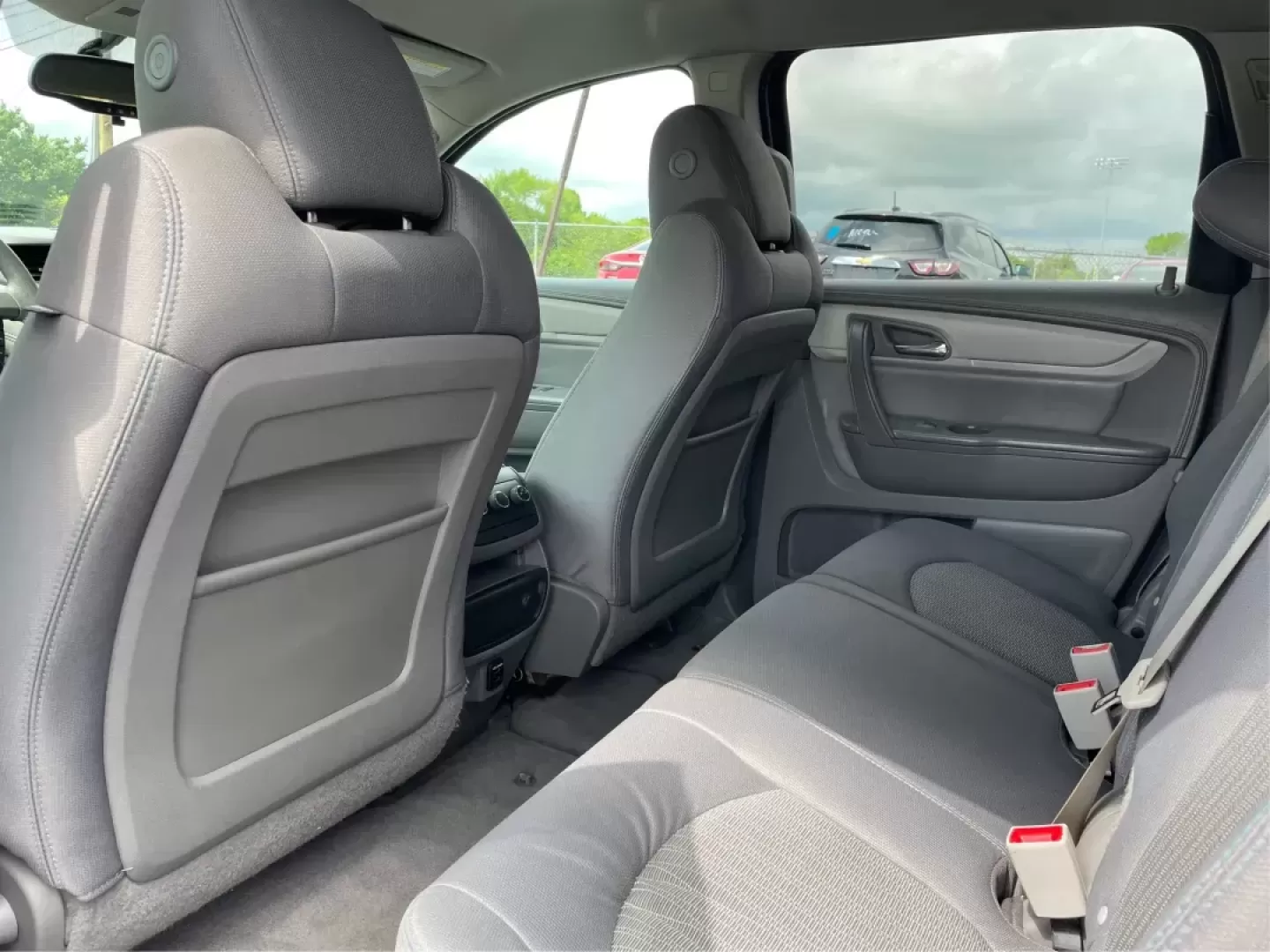 2014 Cyber Gray Metallic Chevrolet Traverse LS FWD w/PDC (1GNKRFED9EJ) with an 3.6L V6 DOHC 24V engine, 6-Speed Automatic transmission, located at 880 E. National Road, Vandalia, OH, 45377, (937) 908-9800, 39.891918, -84.183594 - Photo#10