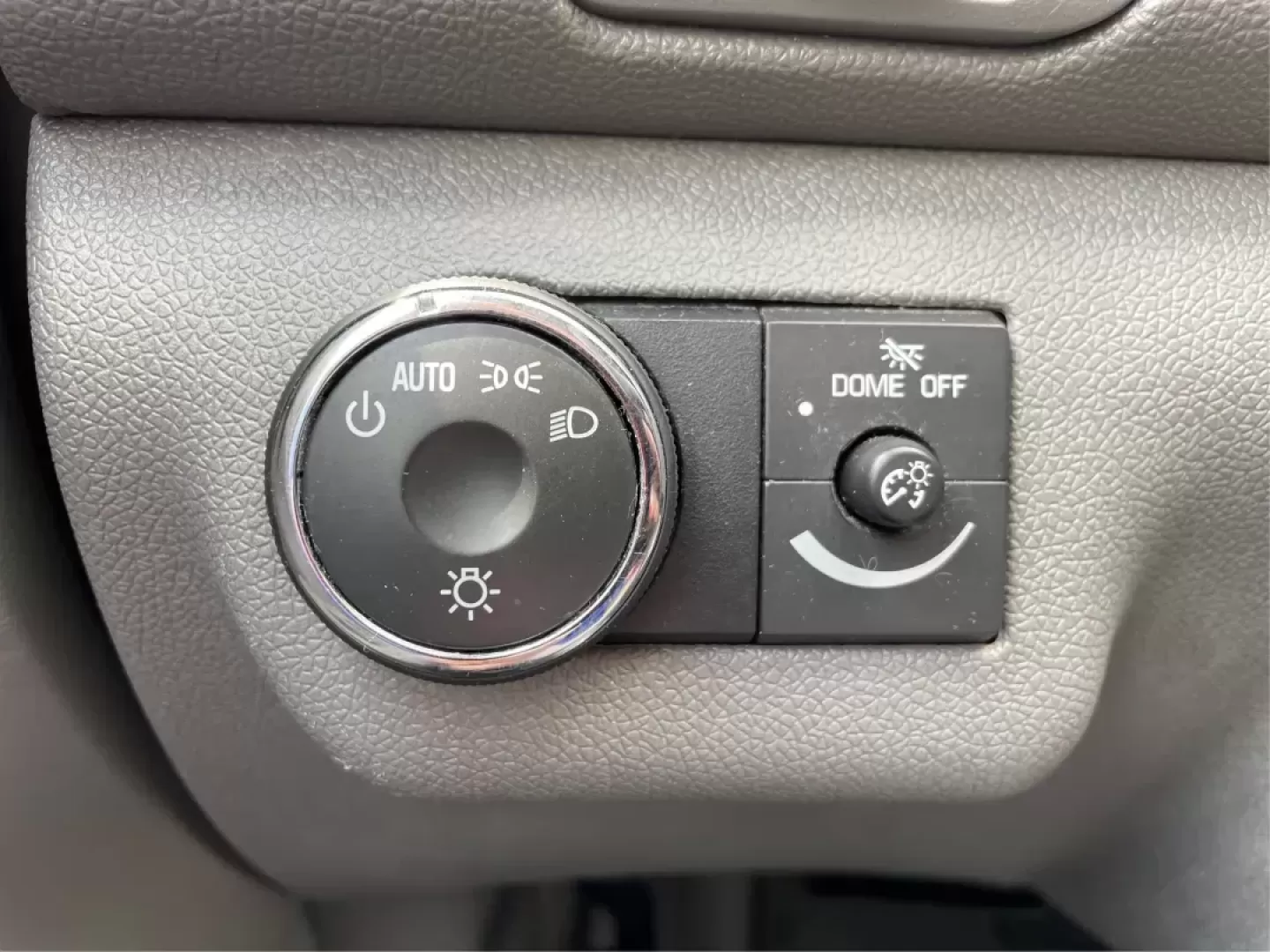 2014 Cyber Gray Metallic Chevrolet Traverse LS FWD w/PDC (1GNKRFED9EJ) with an 3.6L V6 DOHC 24V engine, 6-Speed Automatic transmission, located at 880 E. National Road, Vandalia, OH, 45377, (937) 908-9800, 39.891918, -84.183594 - Photo#17