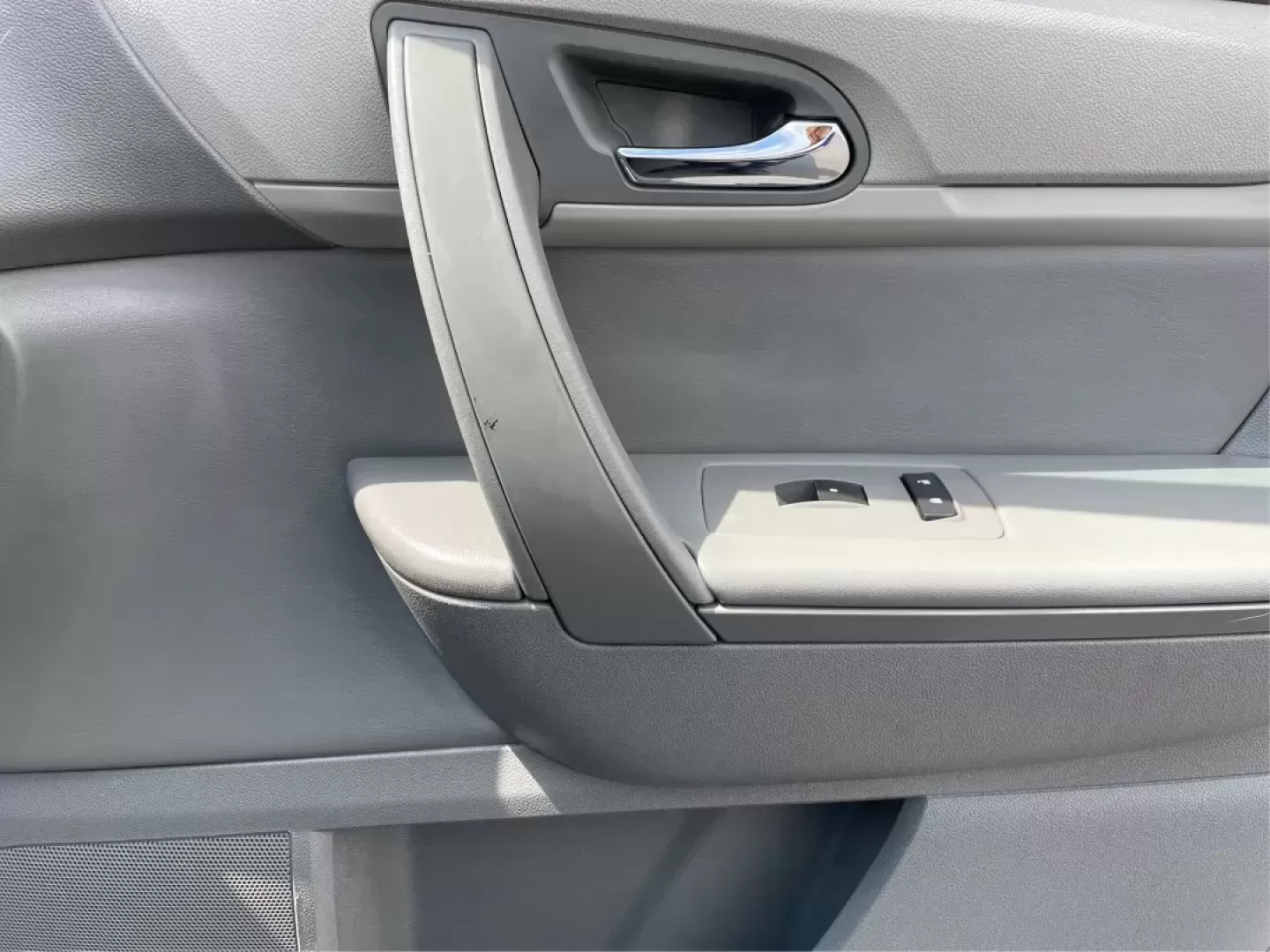 2014 Cyber Gray Metallic Chevrolet Traverse LS FWD w/PDC (1GNKRFED9EJ) with an 3.6L V6 DOHC 24V engine, 6-Speed Automatic transmission, located at 880 E. National Road, Vandalia, OH, 45377, (937) 908-9800, 39.891918, -84.183594 - Photo#20