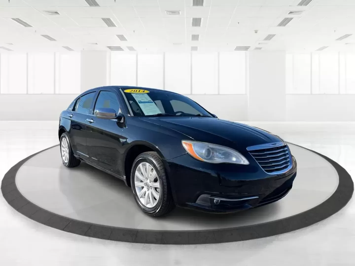 2014 Chrysler 200 Limited (1C3CCBCG6EN) with an 3.6L V6 DOHC 24V FFV engine, 6-Speed Automatic transmission, located at 1184 Kauffman Ave, Fairborn, OH, 45324, (937) 908-9800, 39.807072, -84.030914 - Photo#0