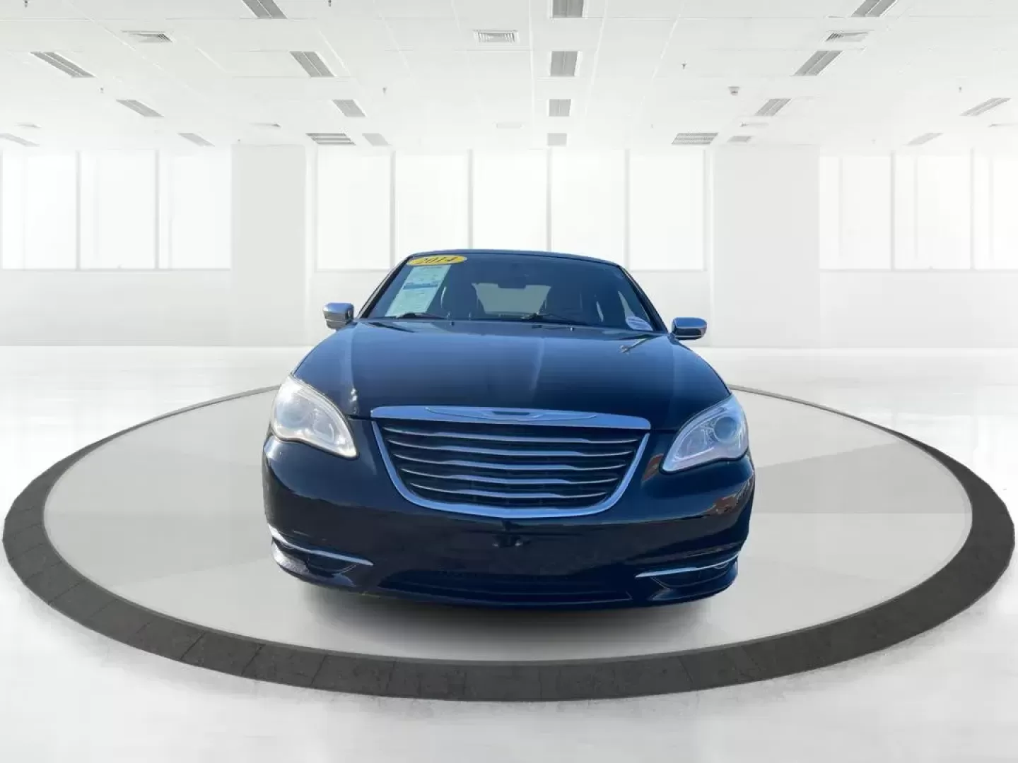 2014 Chrysler 200 Limited (1C3CCBCG6EN) with an 3.6L V6 DOHC 24V FFV engine, 6-Speed Automatic transmission, located at 1184 Kauffman Ave, Fairborn, OH, 45324, (937) 908-9800, 39.807072, -84.030914 - Photo#7