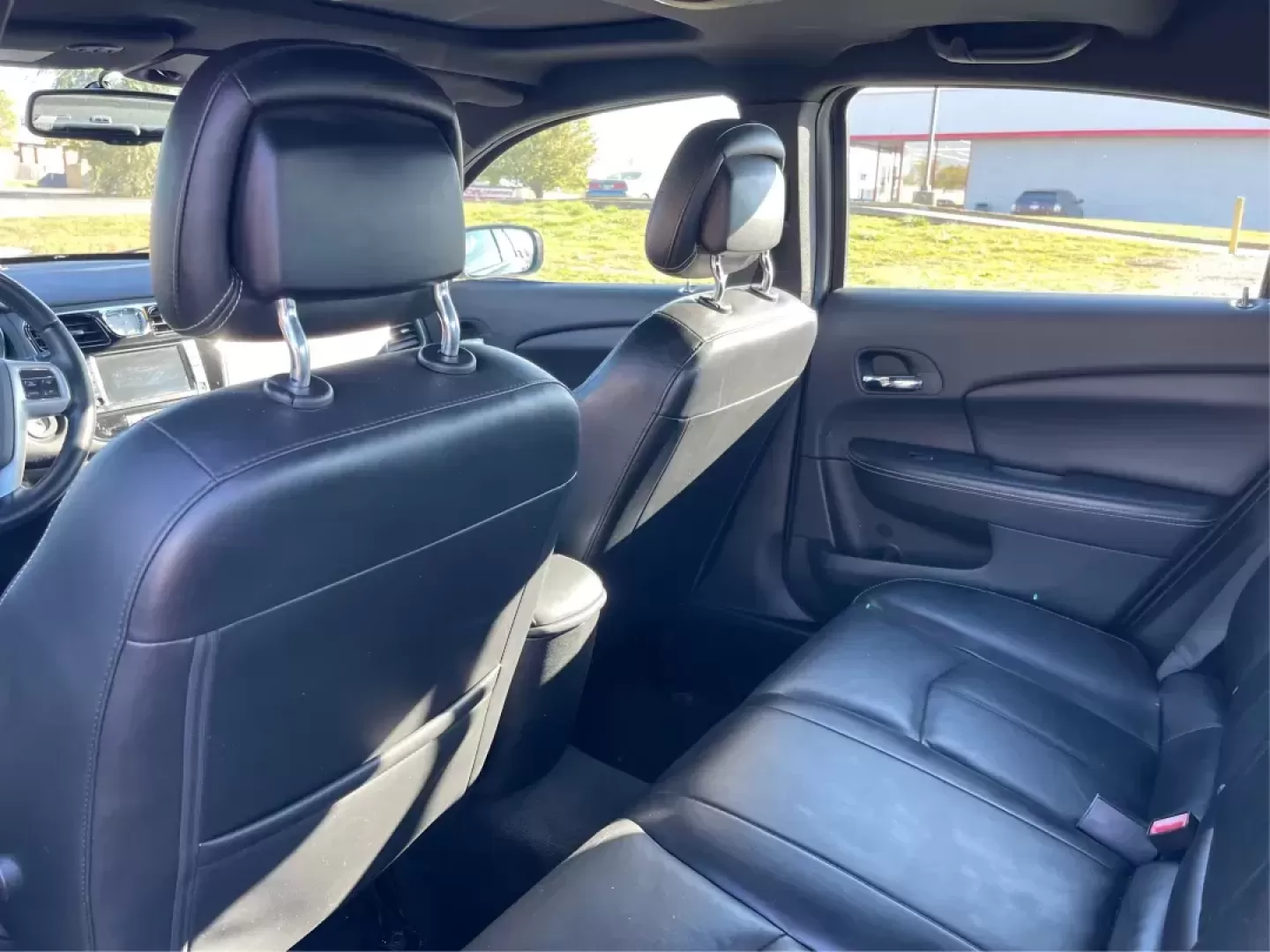 2014 Chrysler 200 Limited (1C3CCBCG6EN) with an 3.6L V6 DOHC 24V FFV engine, 6-Speed Automatic transmission, located at 1184 Kauffman Ave, Fairborn, OH, 45324, (937) 908-9800, 39.807072, -84.030914 - Photo#10
