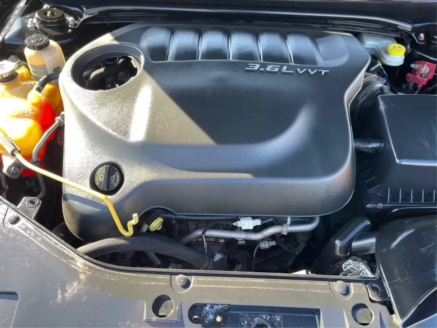 2014 Chrysler 200 Limited (1C3CCBCG6EN) with an 3.6L V6 DOHC 24V FFV engine, 6-Speed Automatic transmission, located at 1184 Kauffman Ave, Fairborn, OH, 45324, (937) 908-9800, 39.807072, -84.030914 - Photo#11