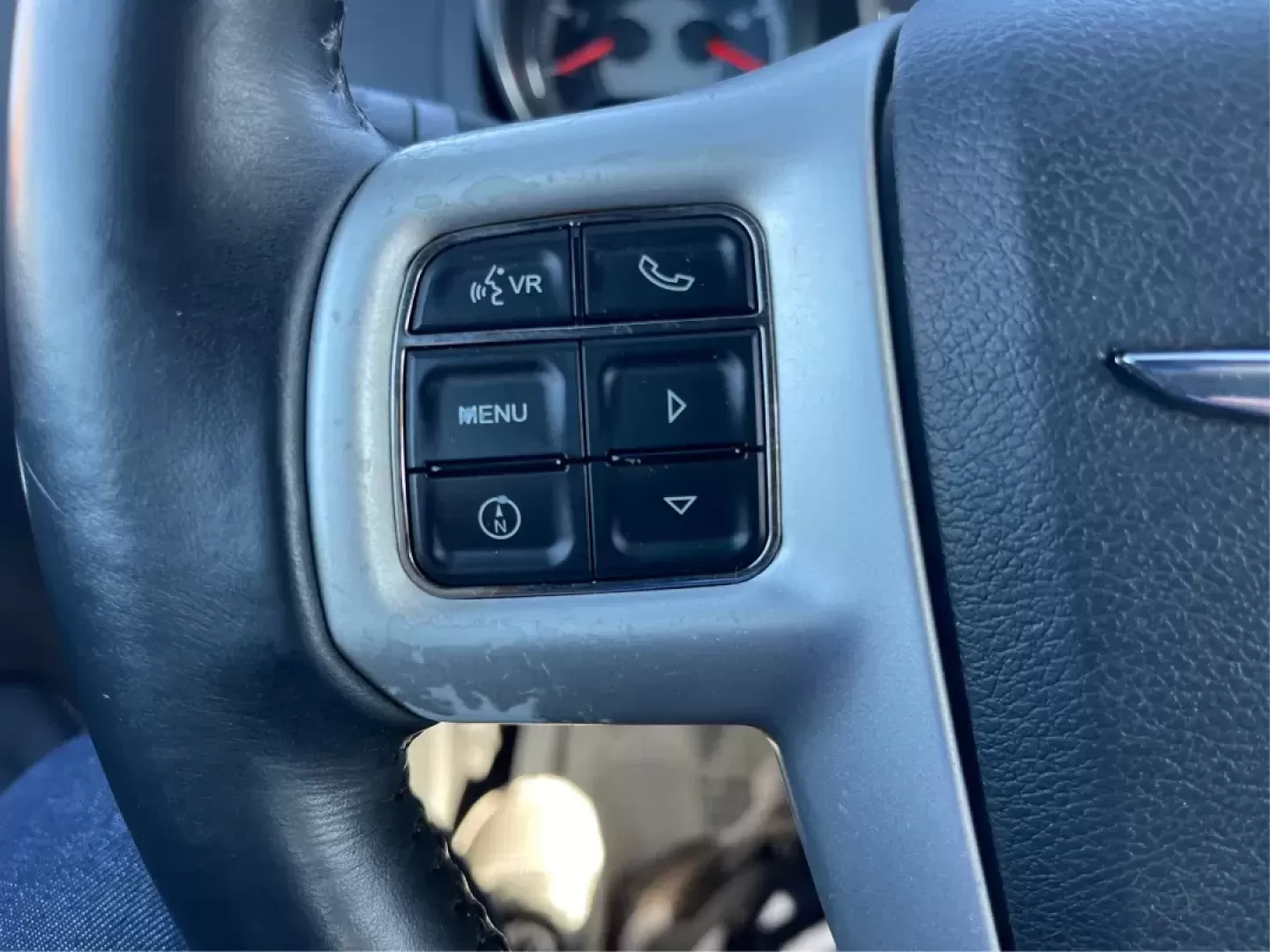 2014 Chrysler 200 Limited (1C3CCBCG6EN) with an 3.6L V6 DOHC 24V FFV engine, 6-Speed Automatic transmission, located at 1184 Kauffman Ave, Fairborn, OH, 45324, (937) 908-9800, 39.807072, -84.030914 - Photo#16