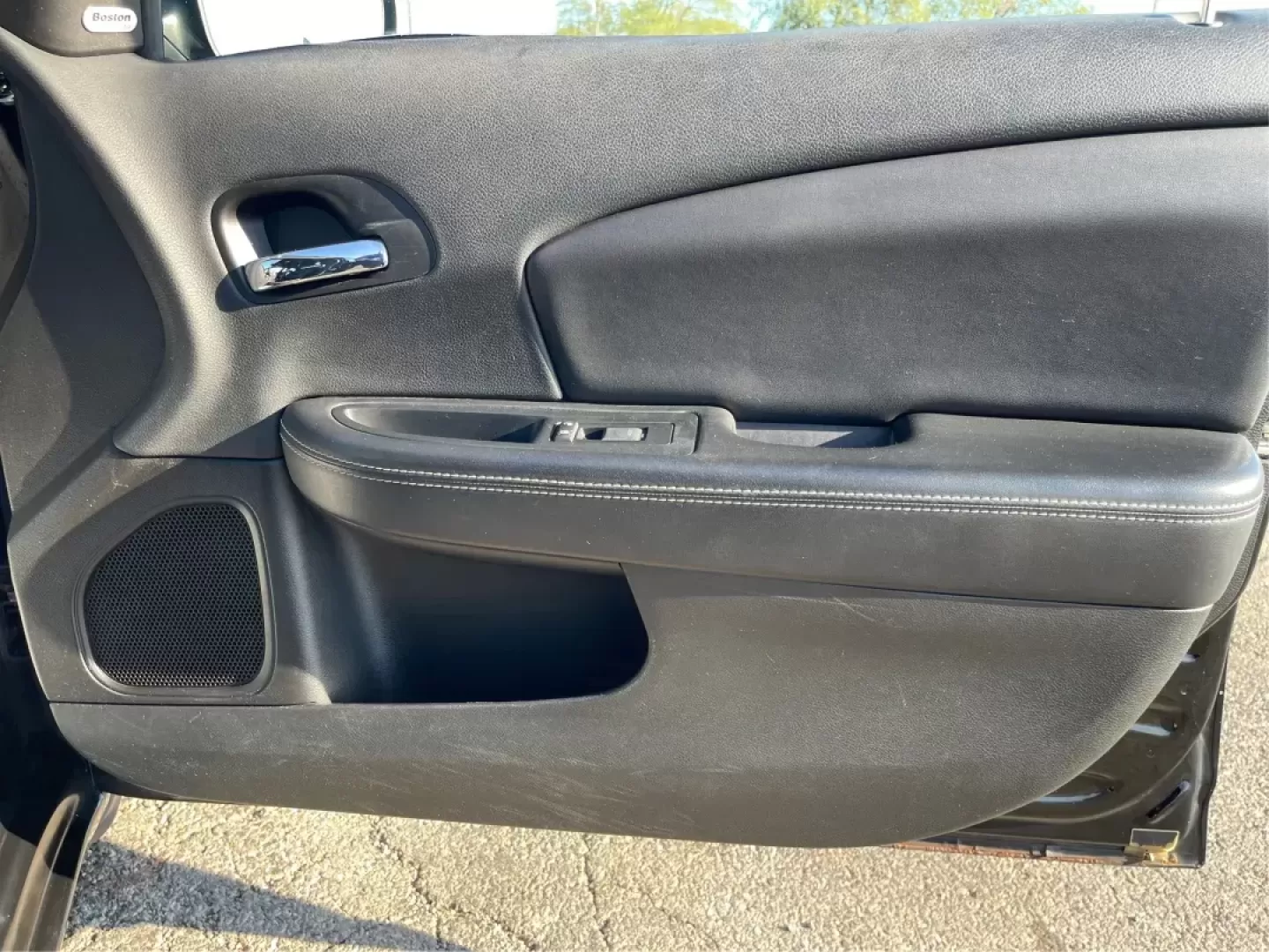 2014 Chrysler 200 Limited (1C3CCBCG6EN) with an 3.6L V6 DOHC 24V FFV engine, 6-Speed Automatic transmission, located at 1184 Kauffman Ave, Fairborn, OH, 45324, (937) 908-9800, 39.807072, -84.030914 - Photo#19