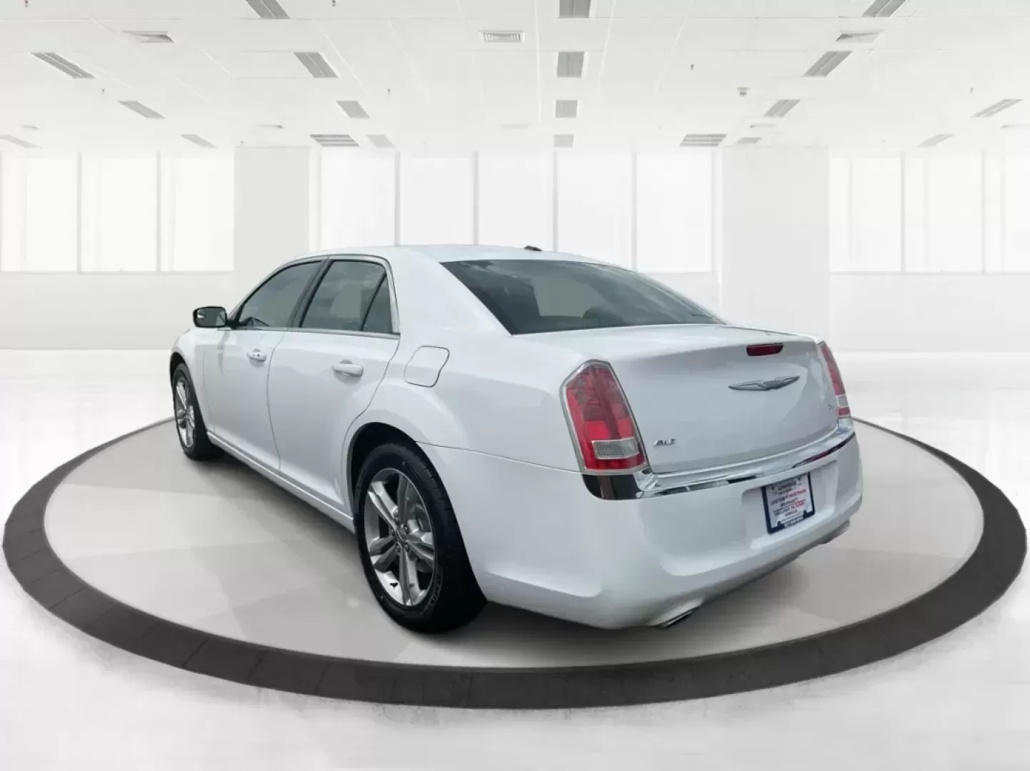 2014 Chrysler 300 Base (2C3CCARG4EH) with an Other engine, located at 1099 N County Rd 25A , Troy, OH, 45373, (937) 908-9800, 40.057079, -84.212883 - Photo#4