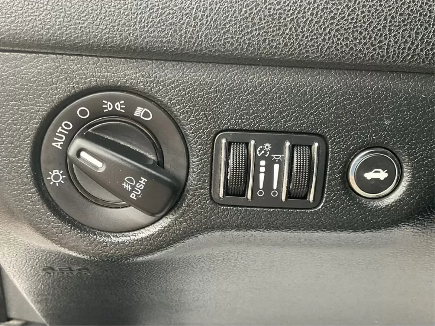 2014 Chrysler 300 Base (2C3CCARG4EH) with an Other engine, located at 1099 N County Rd 25A , Troy, OH, 45373, (937) 908-9800, 40.057079, -84.212883 - Photo#16