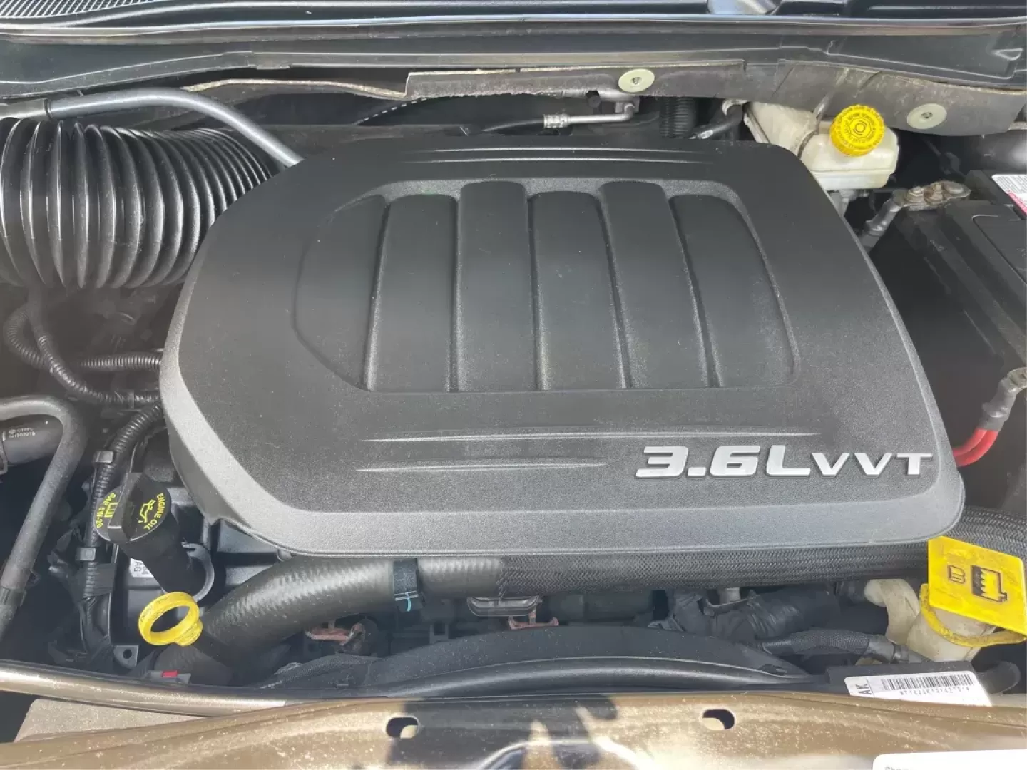 2014 Chrysler Town and Country Touring-L (2C4RC1CG3ER) with an 3.6L V6 DOHC 24V engine, 6-Speed Automatic transmission, located at 1230 East Main St, Xenia, OH, 45385, (937) 908-9800, 39.688026, -83.910172 - Photo#10