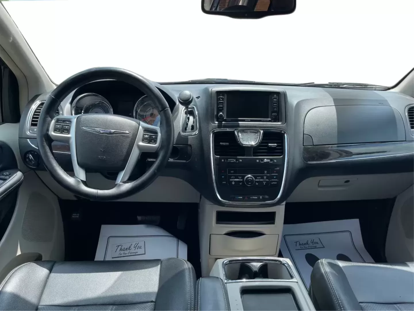 2014 Chrysler Town and Country Touring-L (2C4RC1CG3ER) with an 3.6L V6 DOHC 24V engine, 6-Speed Automatic transmission, located at 1230 East Main St, Xenia, OH, 45385, (937) 908-9800, 39.688026, -83.910172 - Photo#20