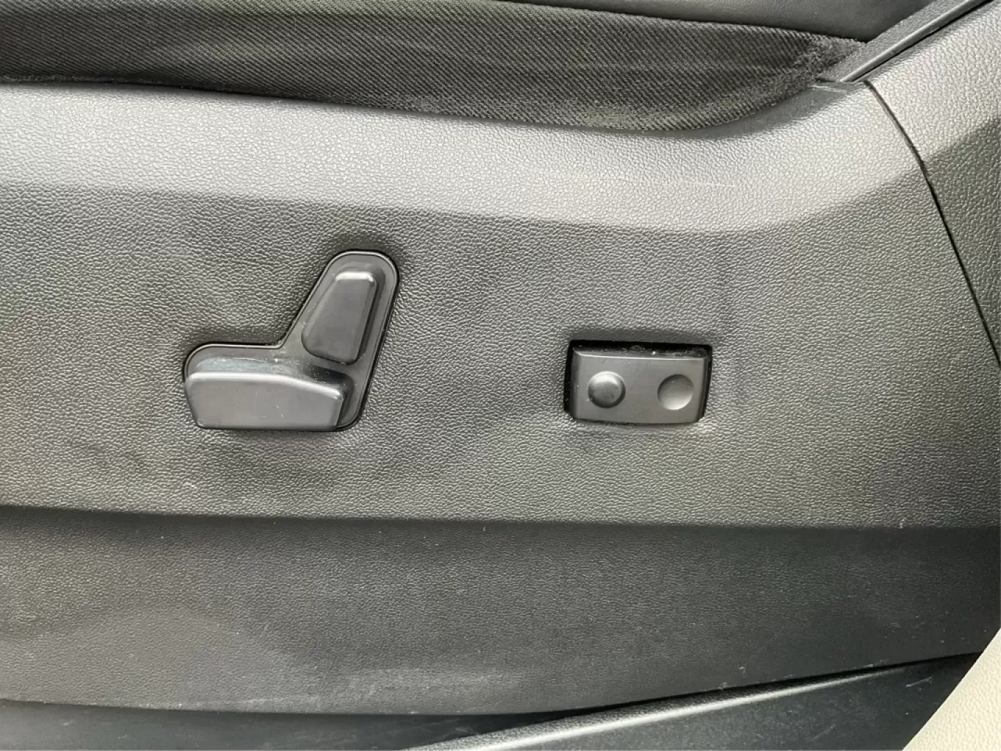 2014 Chrysler Town and Country Touring-L 30th Anniversary (2C4RC1CG7ER) with an Pentastar 3.6L V-6 DOHC engine, located at 1184 Kauffman Ave, Fairborn, OH, 45324, (937) 908-9800, 39.807072, -84.030914 - Photo#16