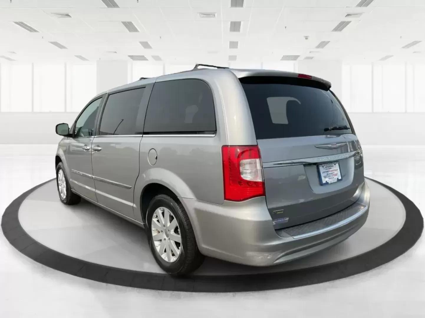 2014 Chrysler Town and Country Touring (2C4RC1BG3ER) with an 3.6L V6 DOHC 24V engine, 6-Speed Automatic transmission, located at 8750 N County Rd 25A, Piqua, OH, 45356, (937) 908-9800, 40.164391, -84.232513 - Photo#4