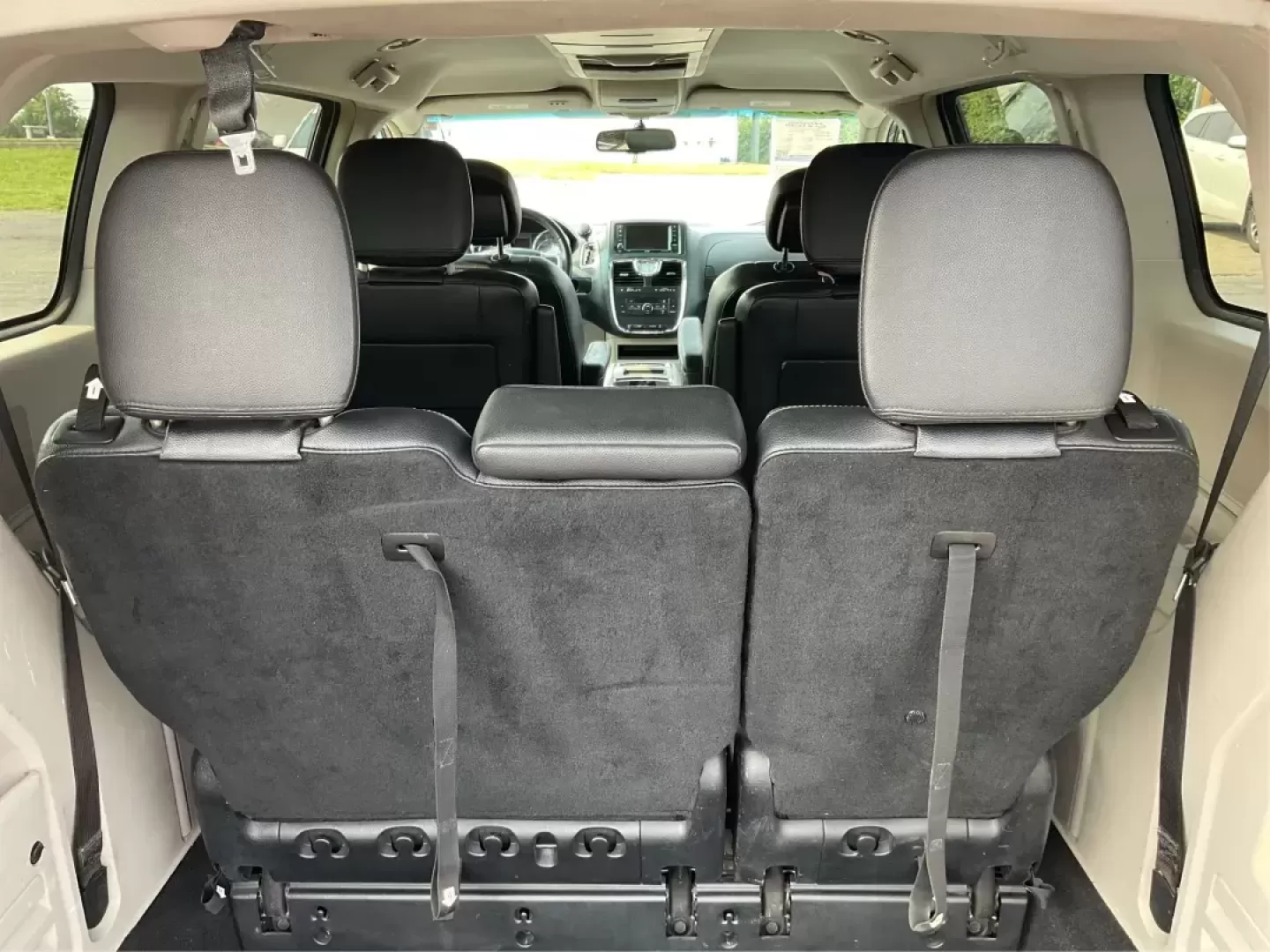 2014 Chrysler Town and Country Touring (2C4RC1BG3ER) with an 3.6L V6 DOHC 24V engine, 6-Speed Automatic transmission, located at 8750 N County Rd 25A, Piqua, OH, 45356, (937) 908-9800, 40.164391, -84.232513 - Photo#11