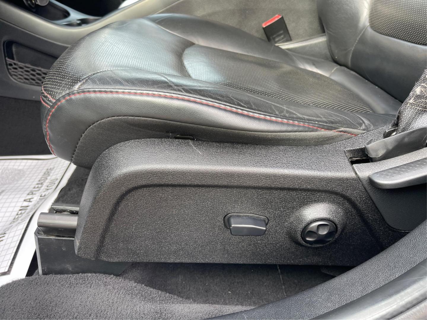 2014 Dodge Journey R/T (3C4PDDEG4ET) with an 3.6L V-6 DOHC engine, located at 8750 N County Rd 25A, Piqua, OH, 45356, (937) 908-9800, 40.164391, -84.232513 - Photo#16