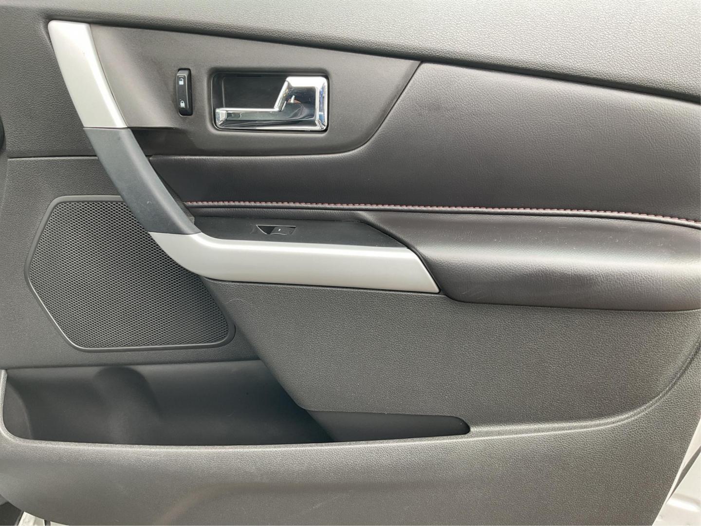 2014 Ford Edge SEL AWD (2FMDK4JC9EB) with an 3.5L V6 DOHC 24V engine, 6-Speed Automatic transmission, located at 401 Woodman Dr, Riverside, OH, 45431, (937) 908-9800, 39.760899, -84.123421 - Photo#19