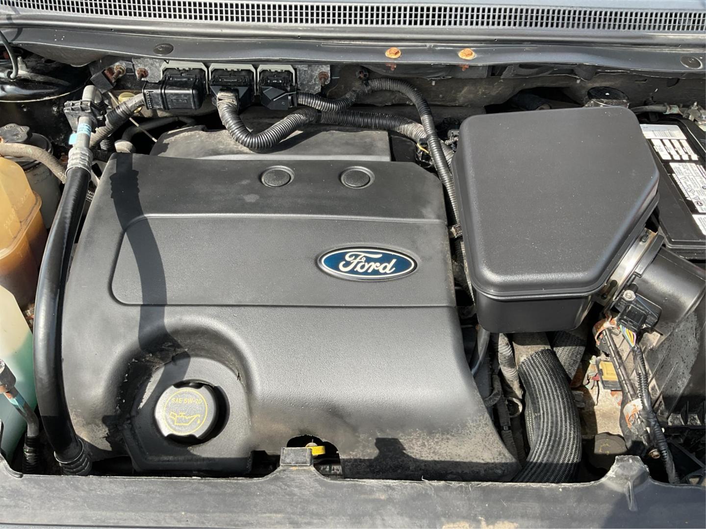 2014 Ford Edge SEL (2FMDK4JC8EB) with an 3.5L V-6 DOHC engine, located at 1230 East Main St, Xenia, OH, 45385, (937) 908-9800, 39.688026, -83.910172 - Photo#10