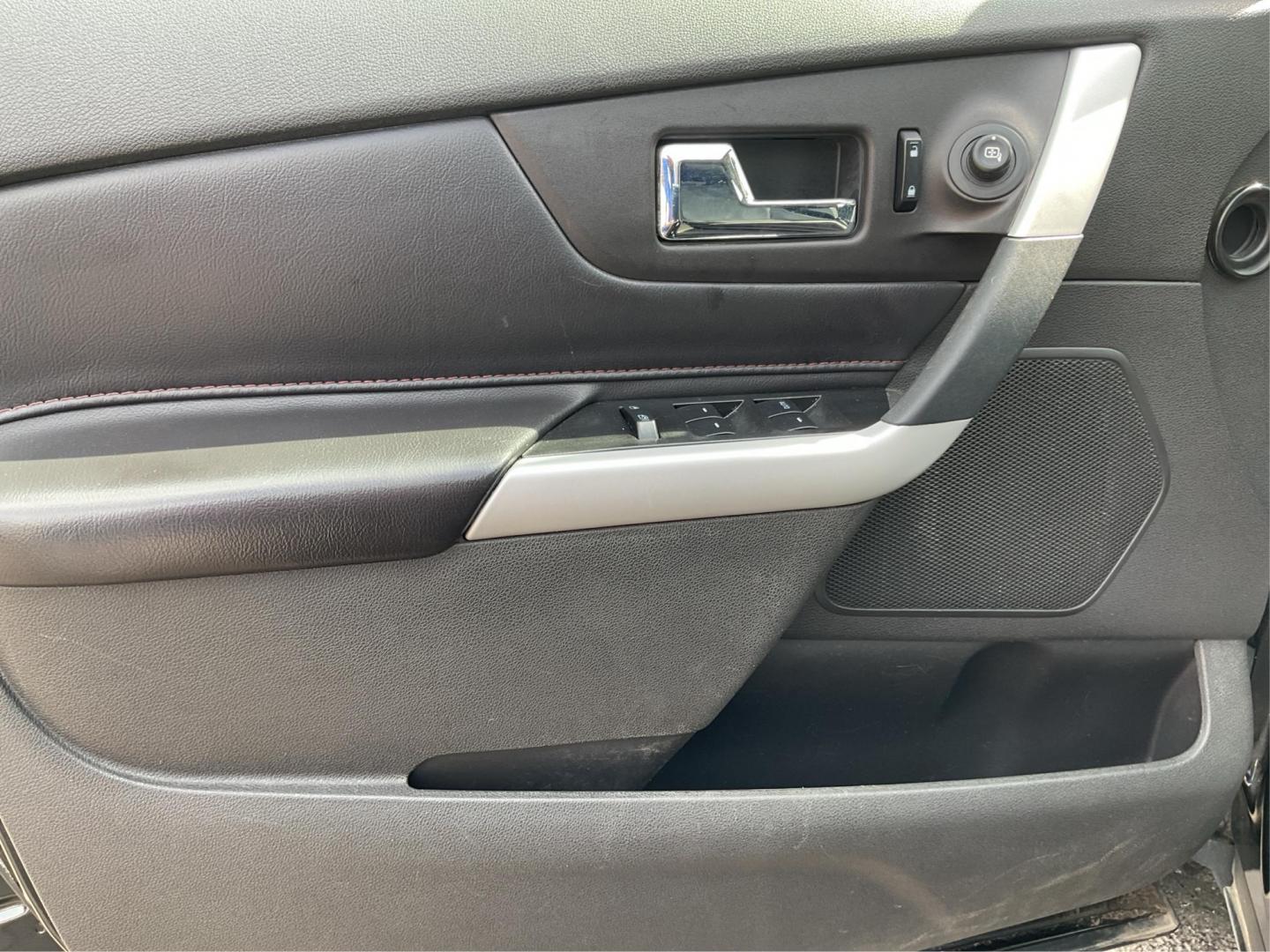 2014 Ford Edge SEL (2FMDK4JC8EB) with an 3.5L V-6 DOHC engine, located at 1230 East Main St, Xenia, OH, 45385, (937) 908-9800, 39.688026, -83.910172 - Photo#18