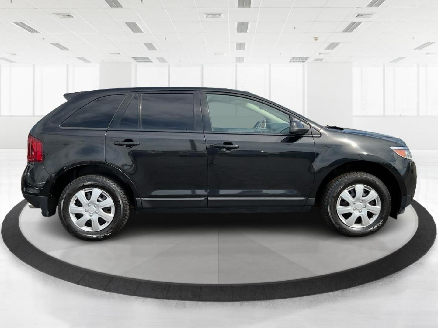 2014 Ford Edge SEL (2FMDK4JC8EB) with an 3.5L V-6 DOHC engine, located at 1230 East Main St, Xenia, OH, 45385, (937) 908-9800, 39.688026, -83.910172 - Photo#1