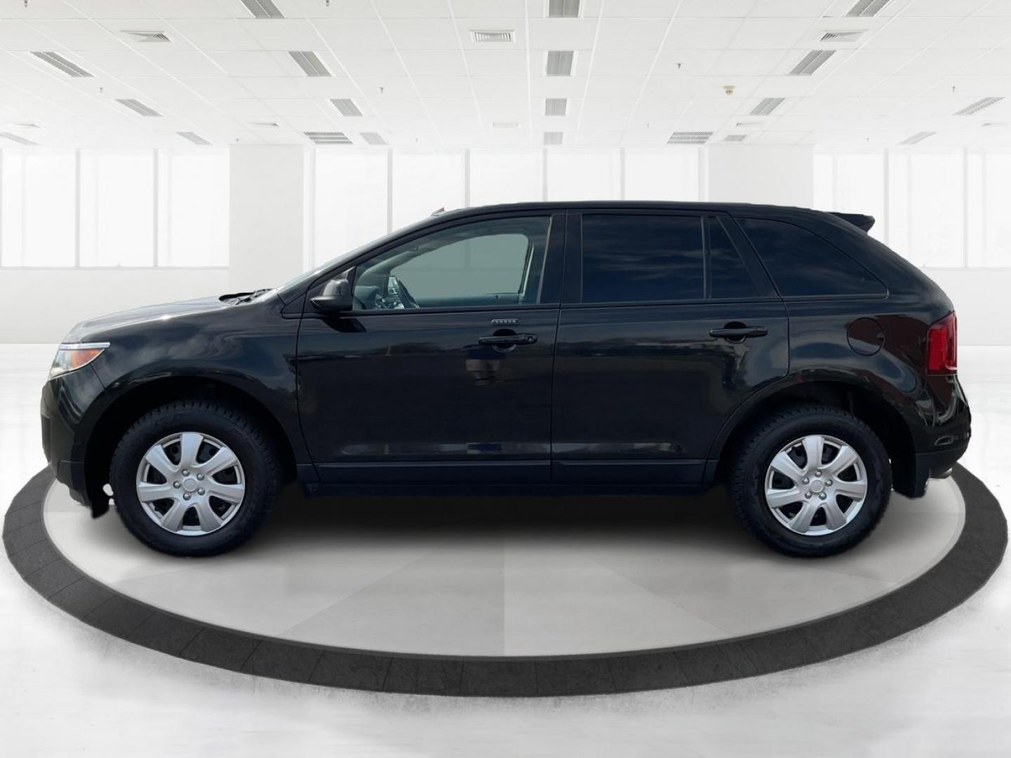 2014 Ford Edge SEL (2FMDK4JC8EB) with an 3.5L V-6 DOHC engine, located at 1230 East Main St, Xenia, OH, 45385, (937) 908-9800, 39.688026, -83.910172 - Photo#5