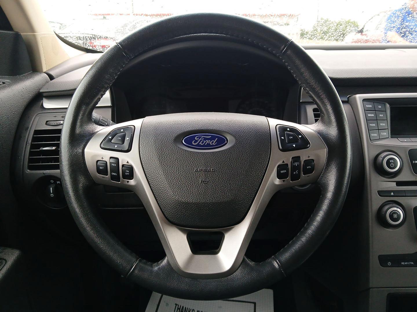 2014 Ford Flex SE FWD (2FMGK5B8XEB) with an 3.5L V6 DOHC 24V engine, 6-Speed Automatic Overdrive transmission, located at 4508 South Dixie Dr, Moraine, OH, 45439, (937) 908-9800, 39.689976, -84.218452 - Photo#15