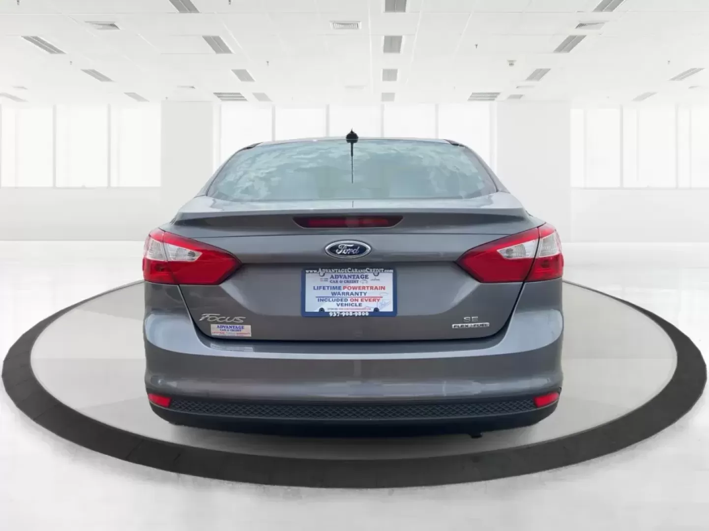 2014 Ford Focus SE (1FADP3F21EL) with an 2L I-4 gasoline direct injection engine, located at 1099 N County Rd 25A , Troy, OH, 45373, (937) 908-9800, 40.057079, -84.212883 - Photo#3