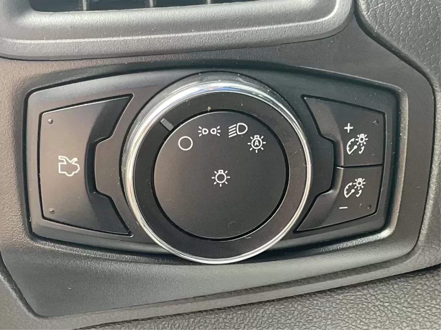 2014 Ford Focus SE (1FADP3F21EL) with an 2L I-4 gasoline direct injection engine, located at 1099 N County Rd 25A , Troy, OH, 45373, (937) 908-9800, 40.057079, -84.212883 - Photo#16