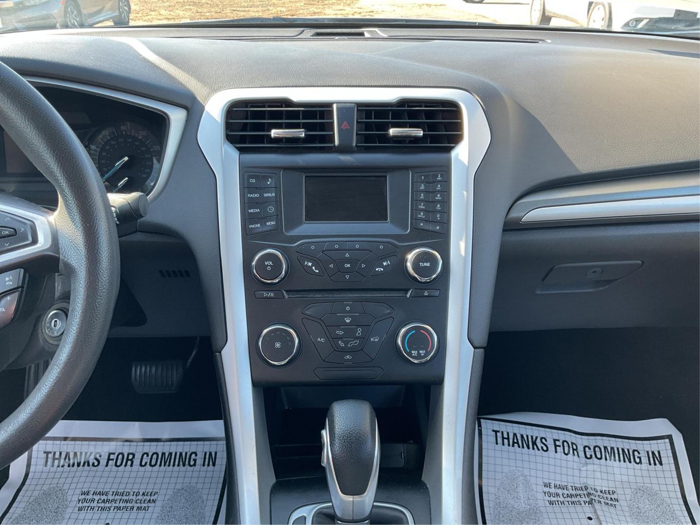 2014 Ingot Silver Ford Fusion SE (1FA6P0H76E5) with an 2.5L L4 DOHC 16V engine, located at 4508 South Dixie Dr, Moraine, OH, 45439, (937) 908-9800, 39.689976, -84.218452 - Photo#12