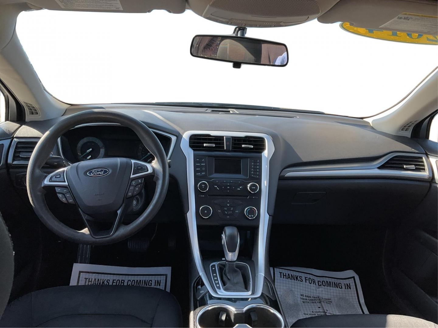 2014 Ingot Silver Ford Fusion SE (1FA6P0H76E5) with an 2.5L L4 DOHC 16V engine, located at 4508 South Dixie Dr, Moraine, OH, 45439, (937) 908-9800, 39.689976, -84.218452 - Photo#20