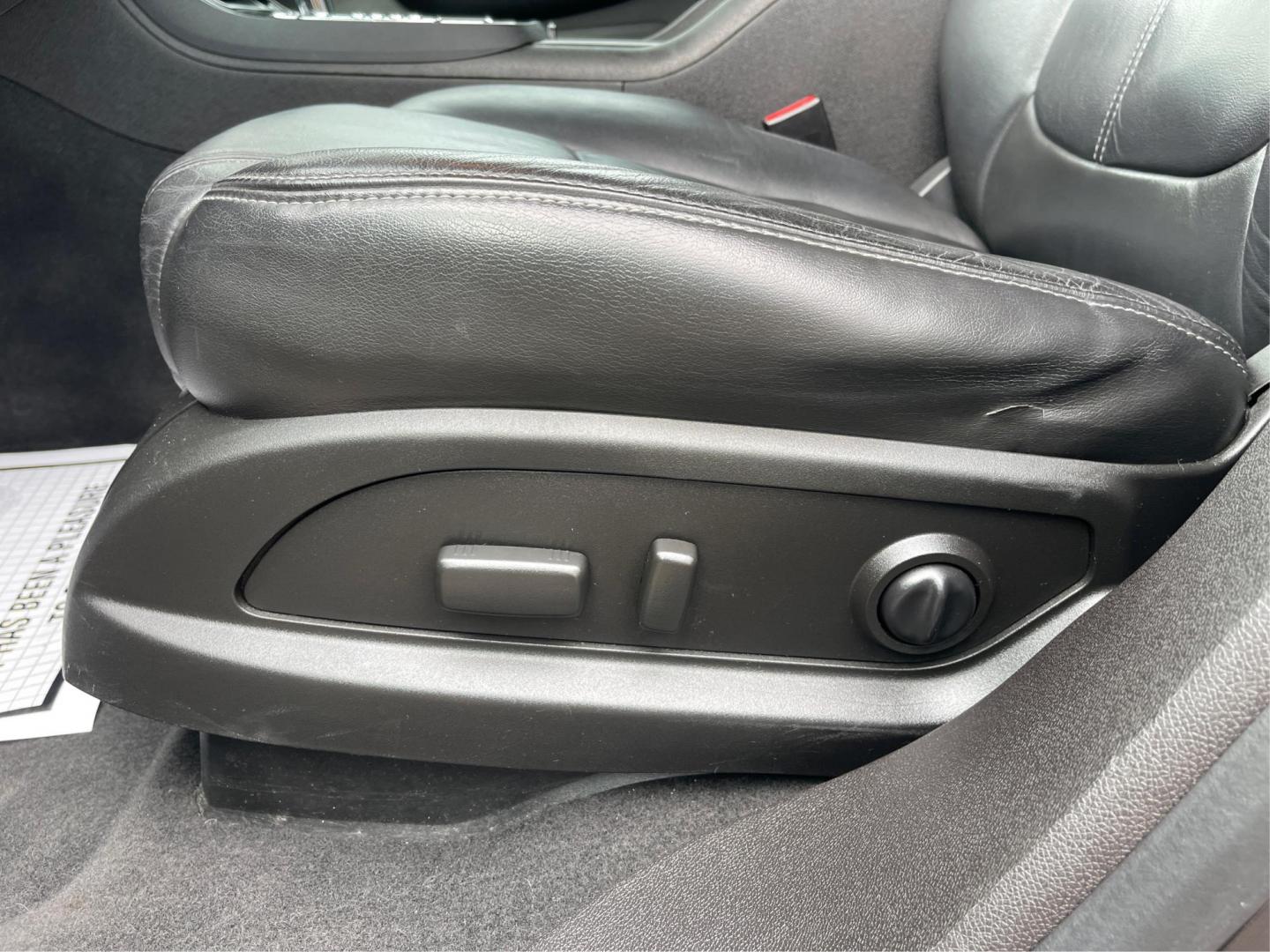 2014 GMC Acadia SLT-1 (1GKKVRKD2EJ) with an 3.6L V-6 gasoline direct injection engine, located at 1099 N County Rd 25A , Troy, OH, 45373, (937) 908-9800, 40.057079, -84.212883 - Photo#17
