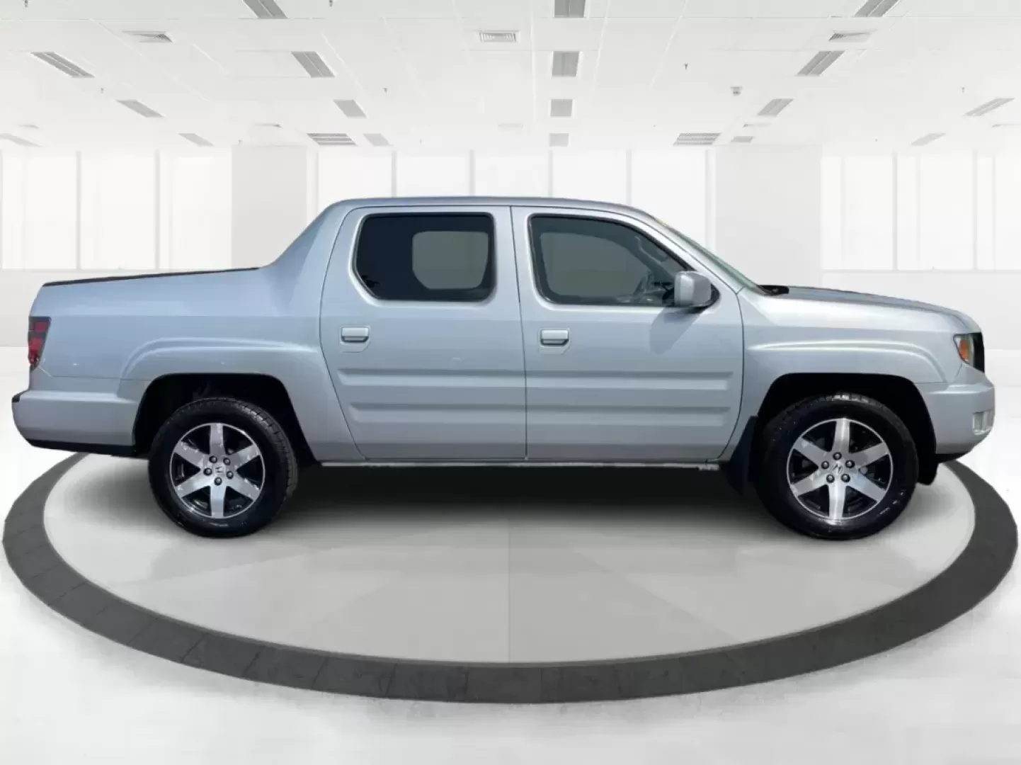 2014 Honda Ridgeline RTL-S (5FPYK1F67EB) with an 3.5L V6 SOHC 24V engine, 5-Speed Automatic transmission, located at 1230 East Main St, Xenia, OH, 45385, (937) 908-9800, 39.688026, -83.910172 - Photo#0