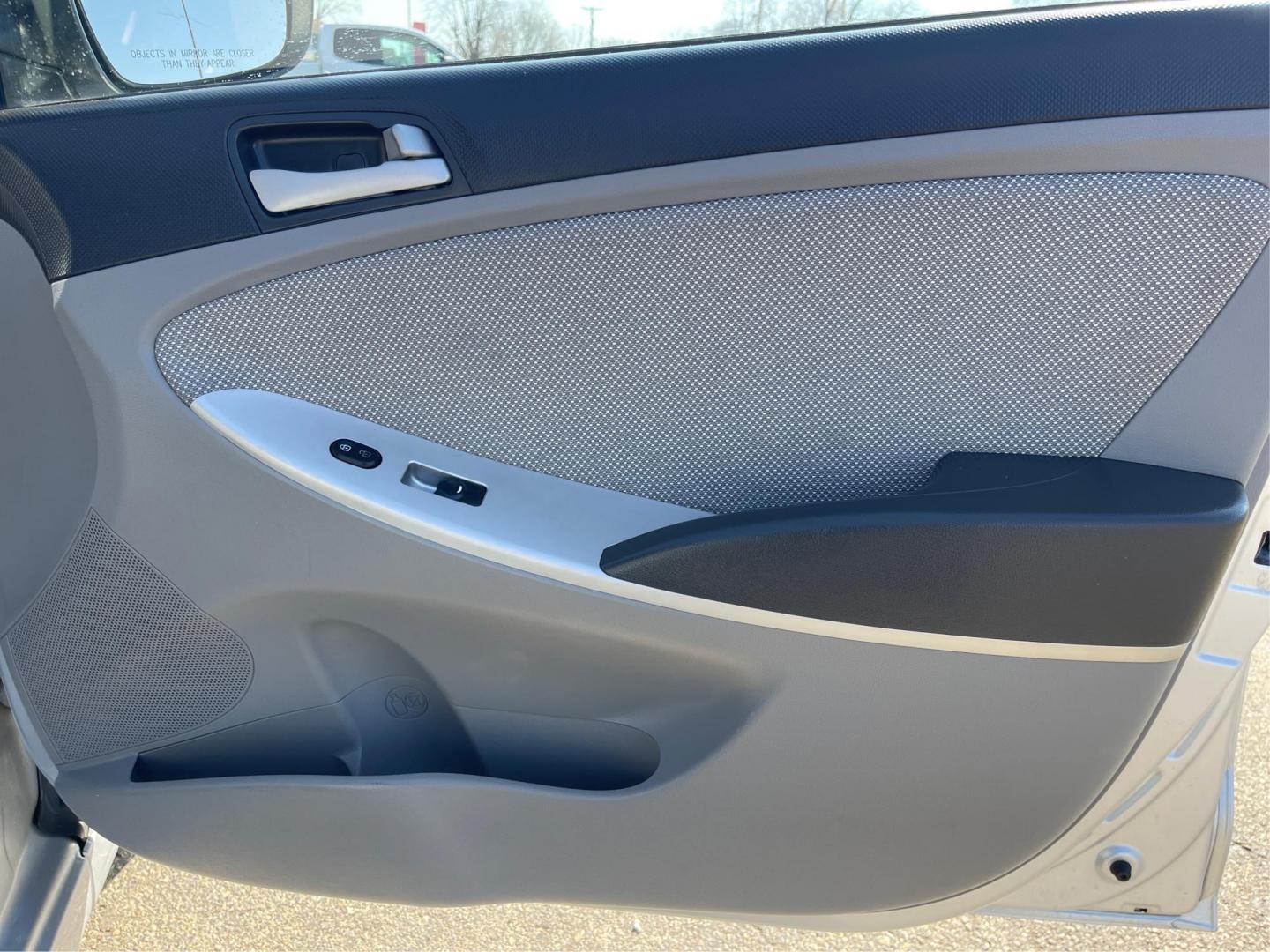 2014 Hyundai Accent GLS 4-Door (KMHCT4AE0EU) with an 1.6L L4 DOHC 16V engine, located at 8750 N County Rd 25A, Piqua, OH, 45356, (937) 908-9800, 40.164391, -84.232513 - Photo#17