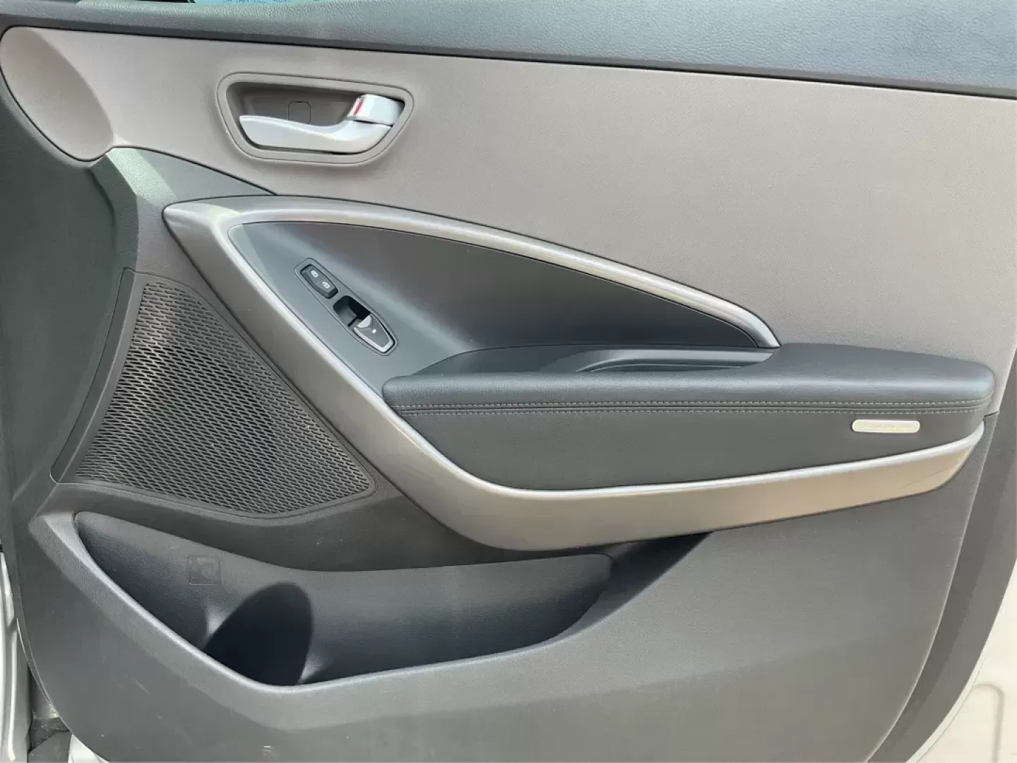2014 Moonstone Silver Hyundai Santa Fe Sport 2.4 AWD (5XYZUDLB6EG) with an 2.4L L4 DOHC 16V engine, 6-Speed Automatic transmission, located at 8750 N County Rd 25A, Piqua, OH, 45356, (937) 908-9800, 40.164391, -84.232513 - Photo#17