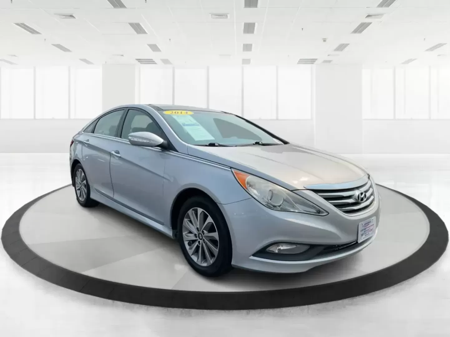 2014 Hyundai Sonata Limited (5NPEC4AC8EH) with an 2.4L I-4 gasoline direct injection engine, located at 1951 S Dayton Lakeview Rd., New Carlisle, OH, 45344, (937) 908-9800, 39.890999, -84.050255 - Photo#0
