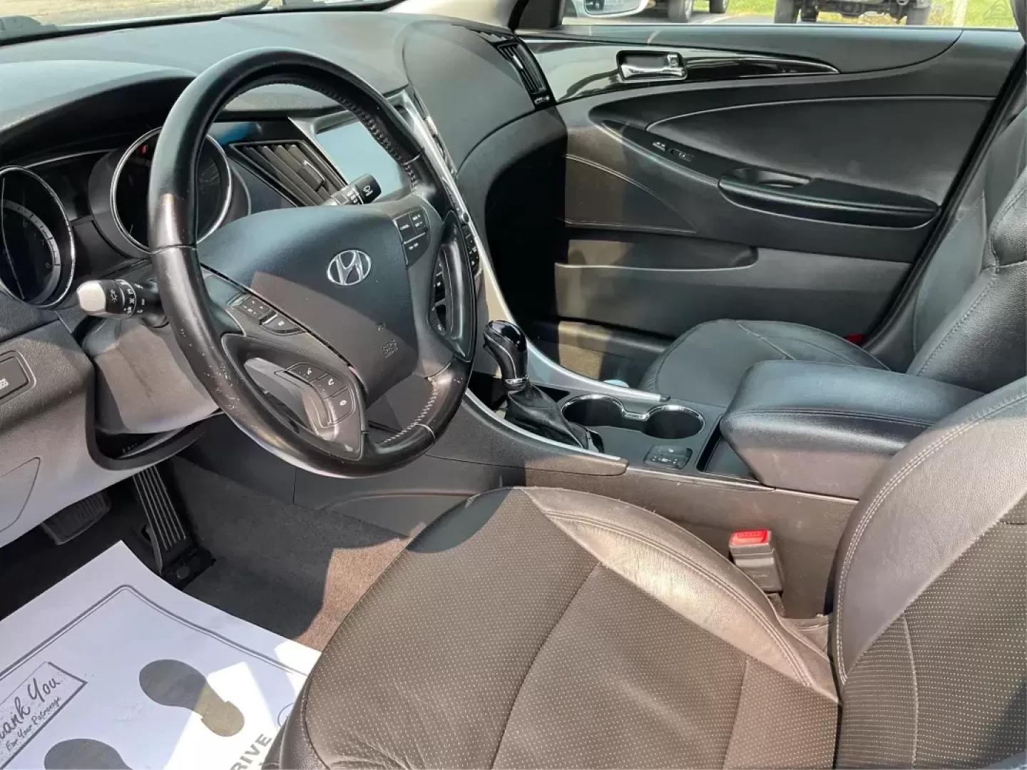 2014 Hyundai Sonata Limited (5NPEC4AC8EH) with an 2.4L I-4 gasoline direct injection engine, located at 1951 S Dayton Lakeview Rd., New Carlisle, OH, 45344, (937) 908-9800, 39.890999, -84.050255 - Photo#8