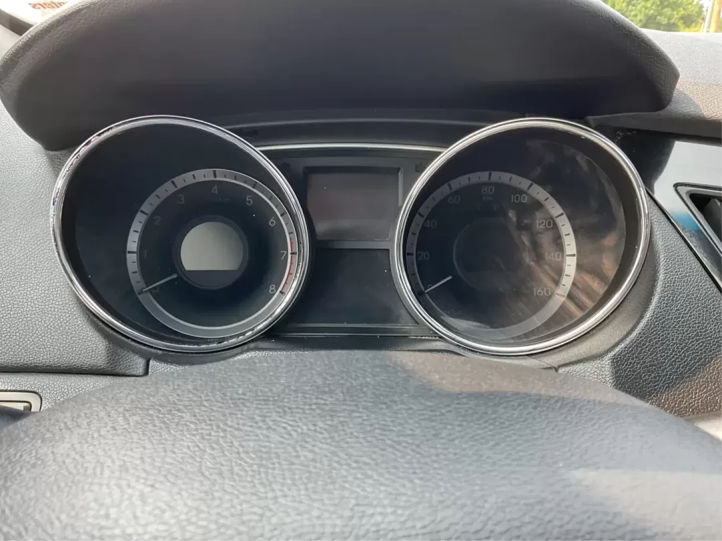 2014 Hyundai Sonata Limited (5NPEC4AC8EH) with an 2.4L I-4 gasoline direct injection engine, located at 1951 S Dayton Lakeview Rd., New Carlisle, OH, 45344, (937) 908-9800, 39.890999, -84.050255 - Photo#14