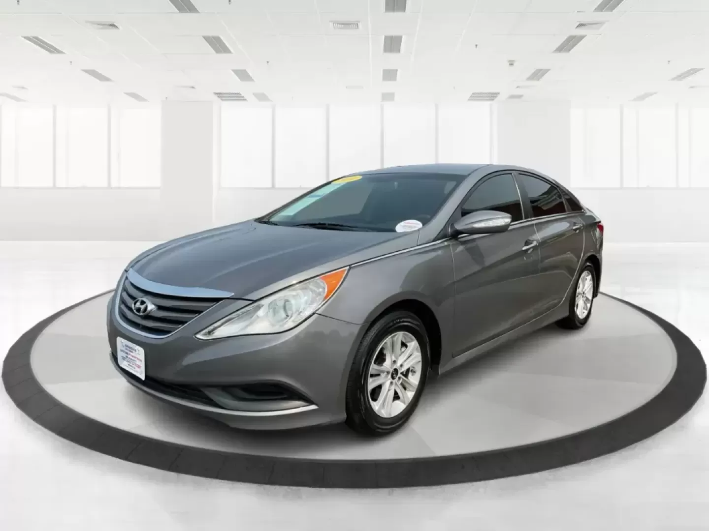 2014 Hyundai Sonata GLS (5NPEB4AC8EH) with an 2.4L I-4 gasoline direct injection engine, located at 401 Woodman Dr, Riverside, OH, 45431, (937) 908-9800, 39.760899, -84.123421 - Photo#7
