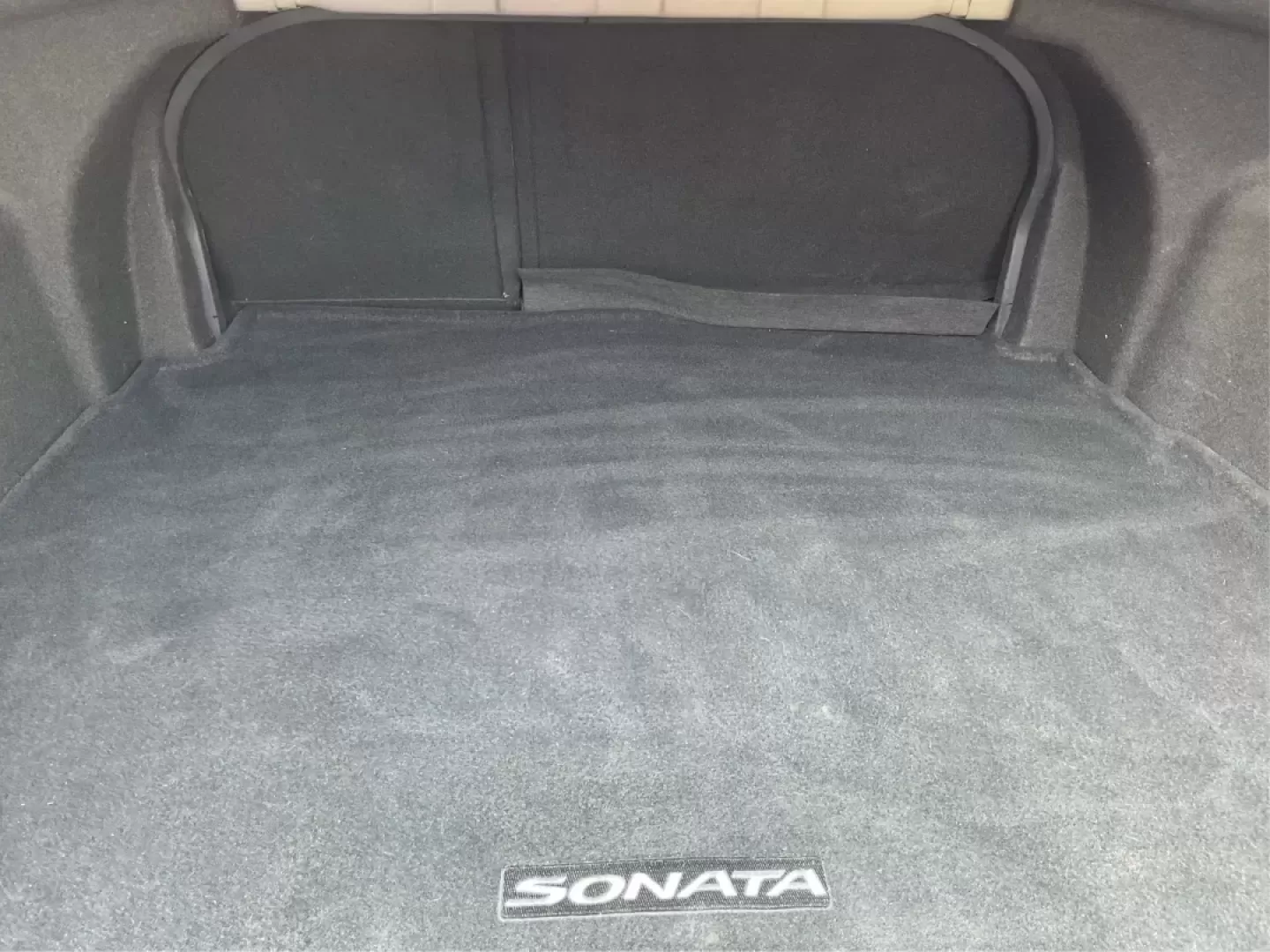 2014 Hyundai Sonata GLS (5NPEB4AC8EH) with an 2.4L I-4 gasoline direct injection engine, located at 401 Woodman Dr, Riverside, OH, 45431, (937) 908-9800, 39.760899, -84.123421 - Photo#11