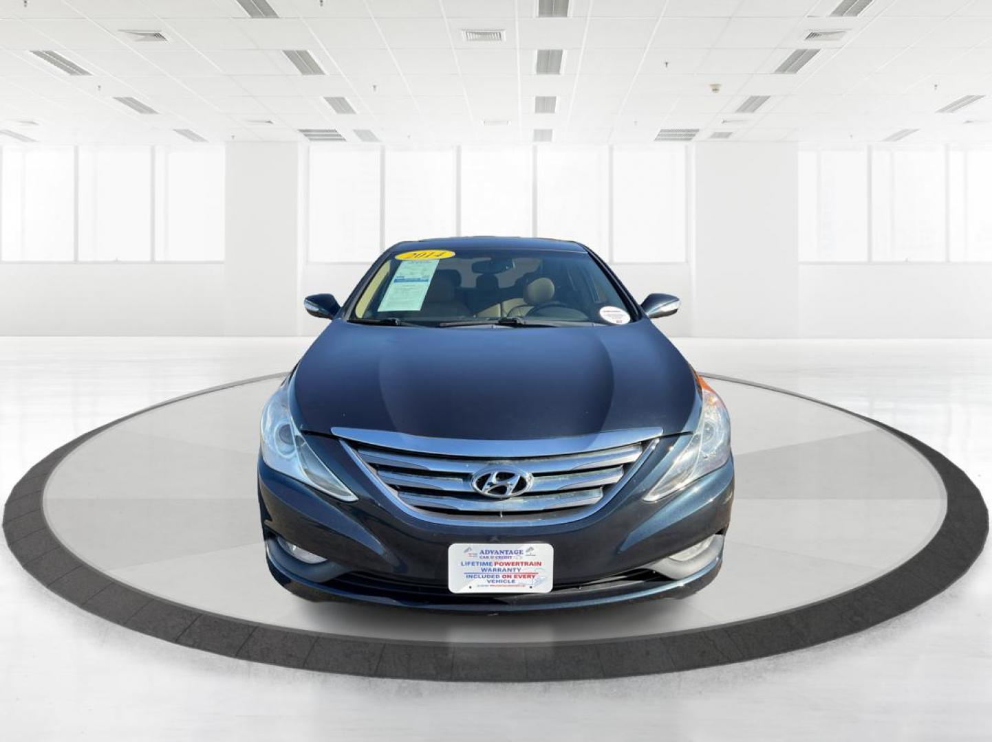 2014 Hyundai Sonata Limited 2.0T (5NPEC4AB6EH) with an 2L I-4 gasoline direct injection engine, located at 8750 N County Rd 25A, Piqua, OH, 45356, (937) 908-9800, 40.164391, -84.232513 - Photo#6