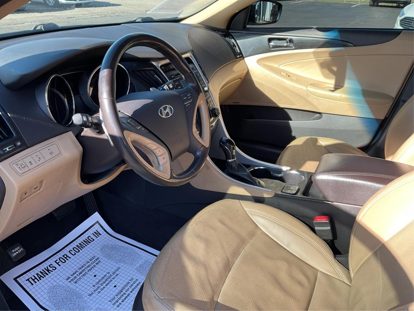 2014 Hyundai Sonata Limited 2.0T (5NPEC4AB6EH) with an 2L I-4 gasoline direct injection engine, located at 8750 N County Rd 25A, Piqua, OH, 45356, (937) 908-9800, 40.164391, -84.232513 - Photo#8