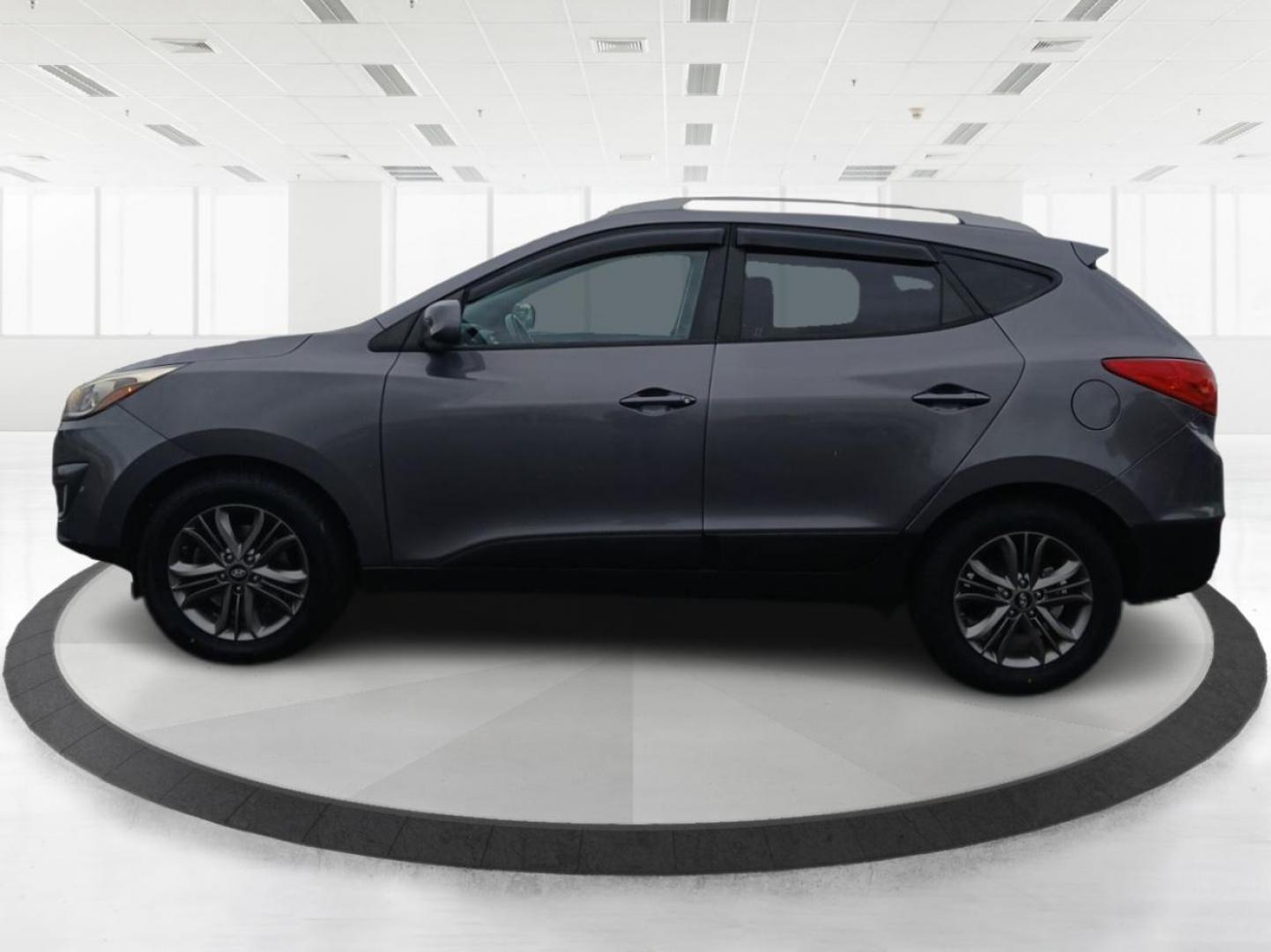 2014 Hyundai Tucson GLS AWD (KM8JUCAGXEU) with an 2.4L L4 DOHC 16V engine, 6-Speed Automatic transmission, located at 880 E. National Road, Vandalia, OH, 45377, (937) 908-9800, 39.891918, -84.183594 - Photo#5